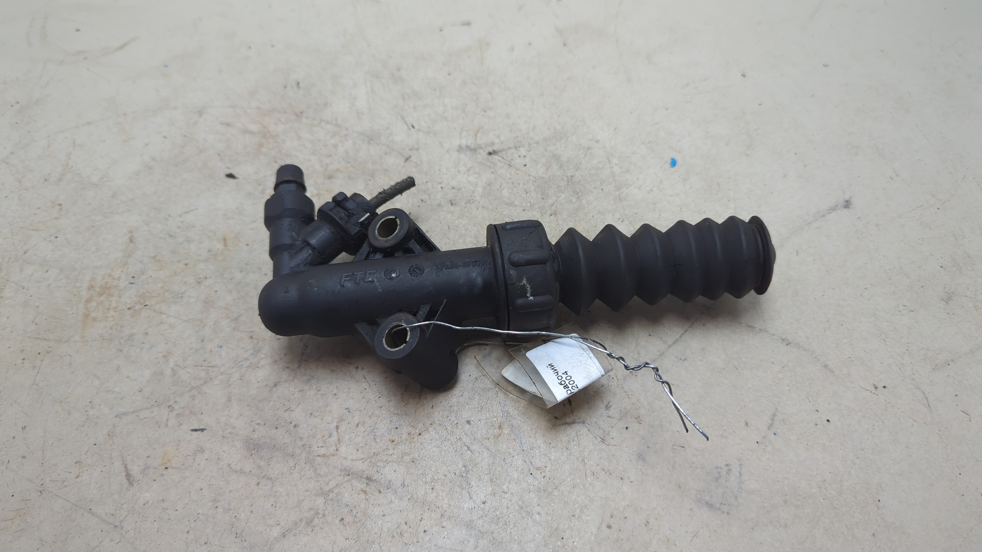 Цилиндр сцепления рабочий