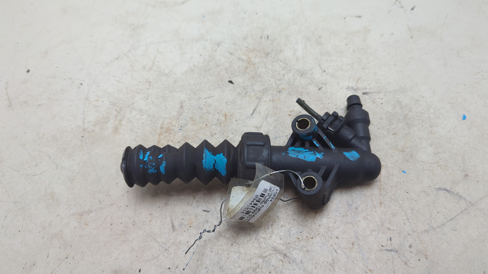 Цилиндр сцепления рабочий