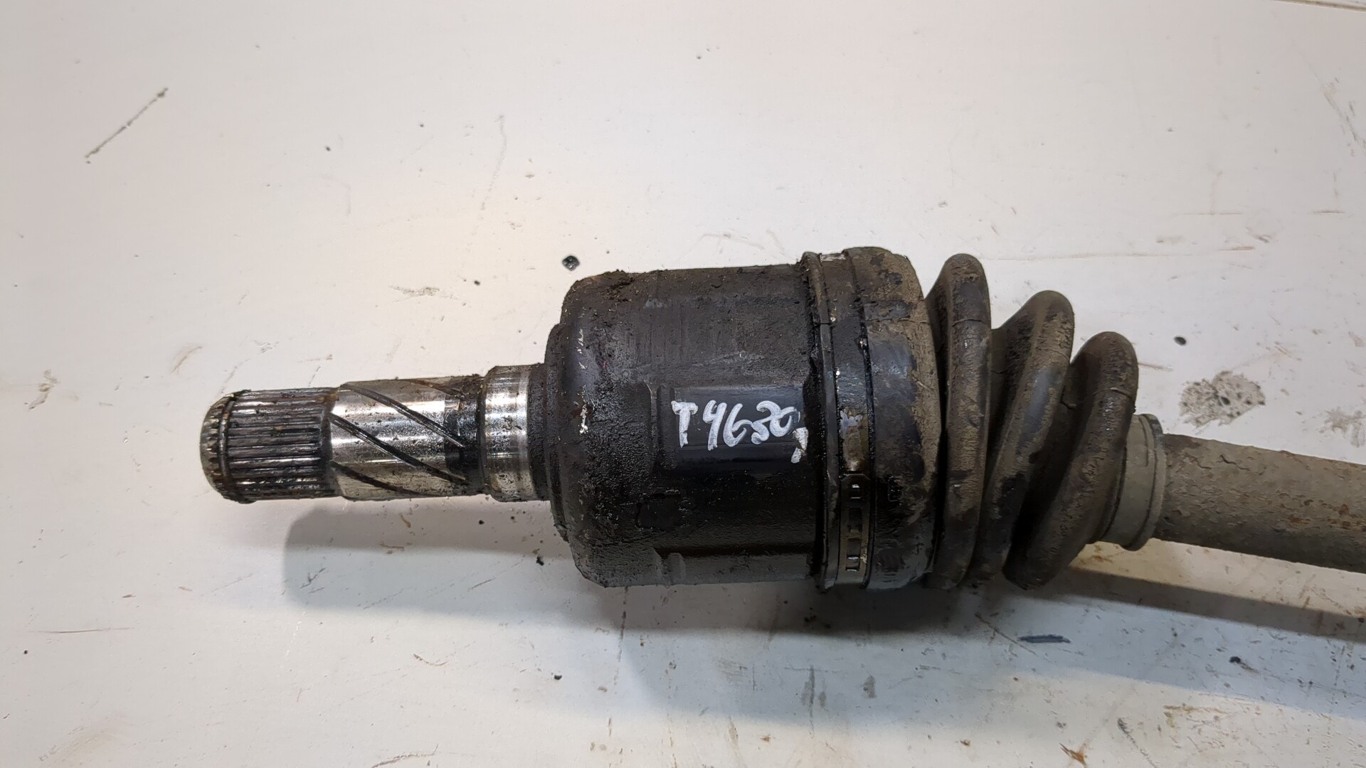 Полуось передняя левая