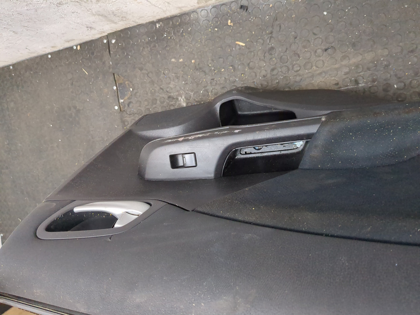 Дверь задняя левая