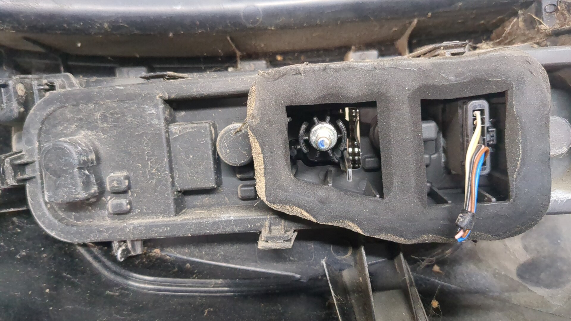 Фонарь задний правый