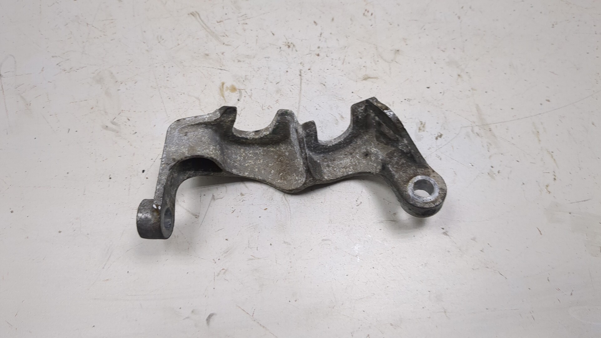 Кронштейн двигателя