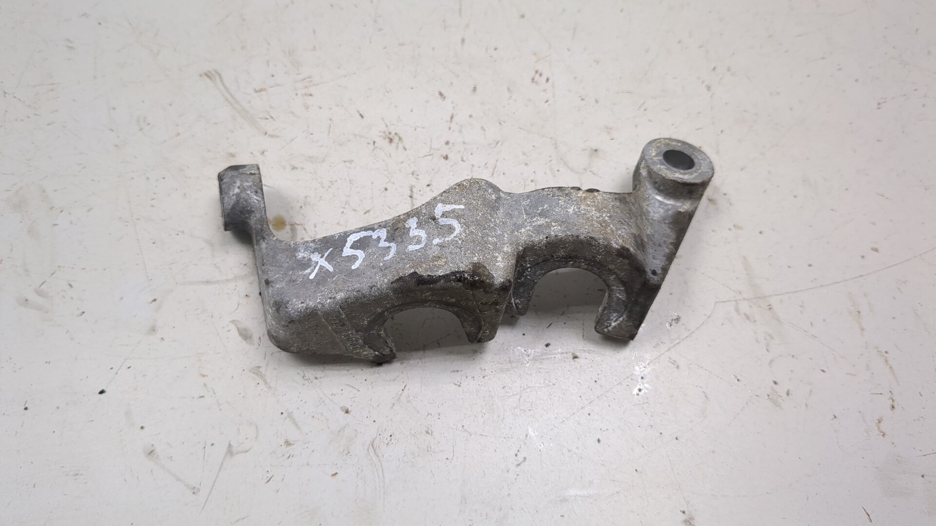 Кронштейн двигателя