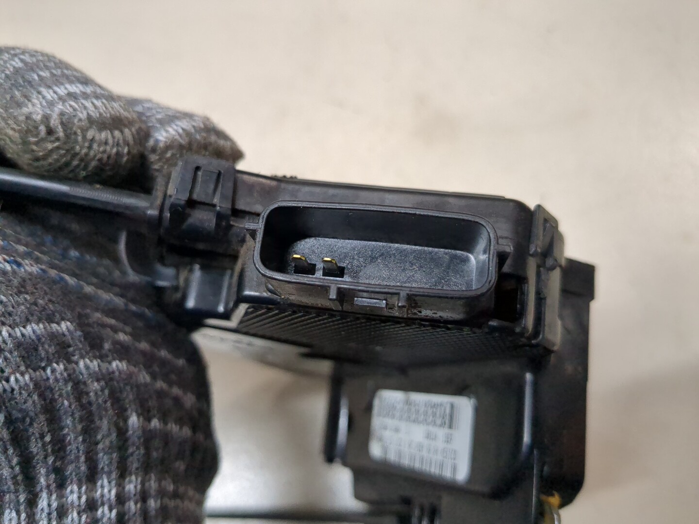 Замок двери задней правой