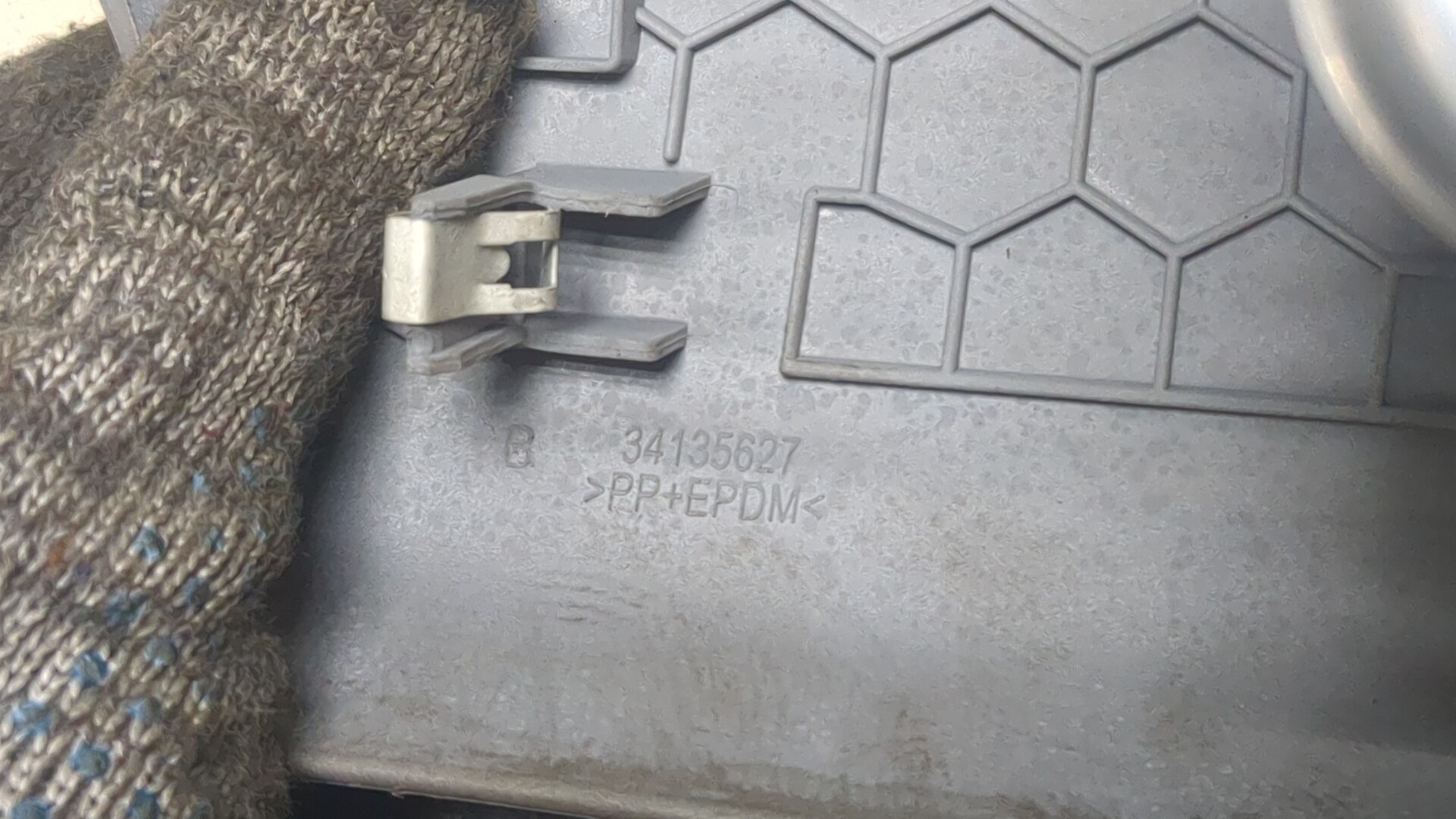 Подушка безопасности пассажирская (в торпедо)