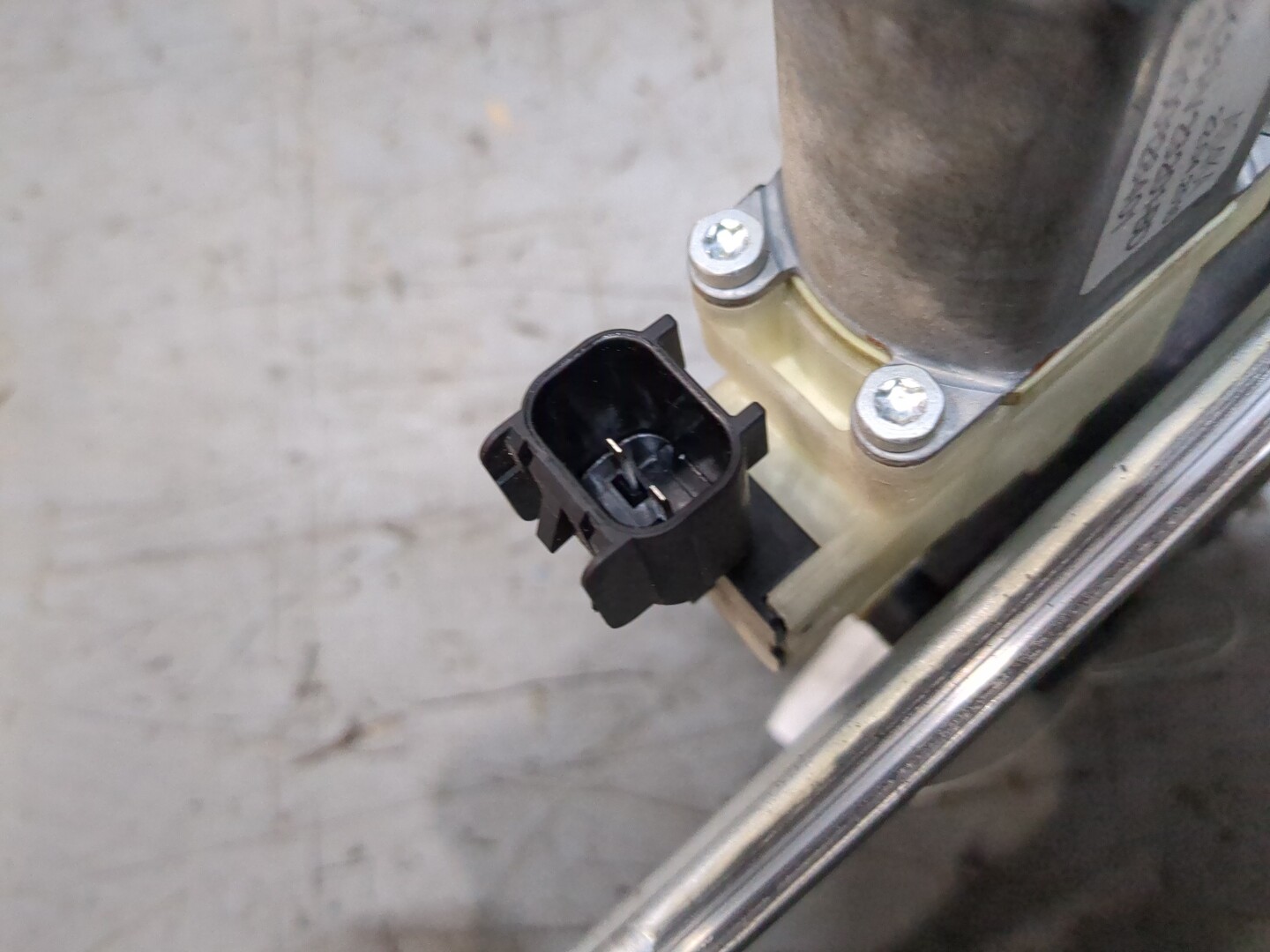 Стеклоподъемник электр. передний левый