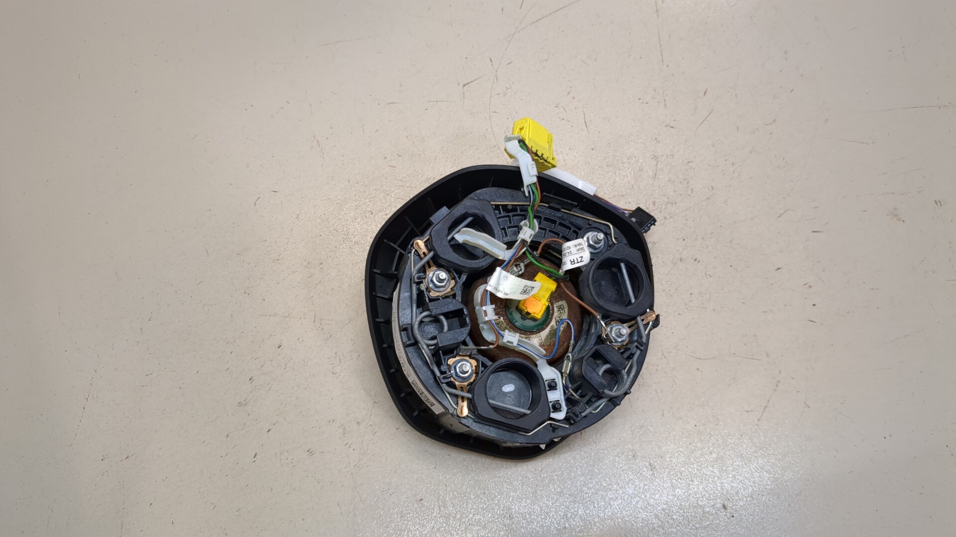 Подушка безопасности в рулевое колесо