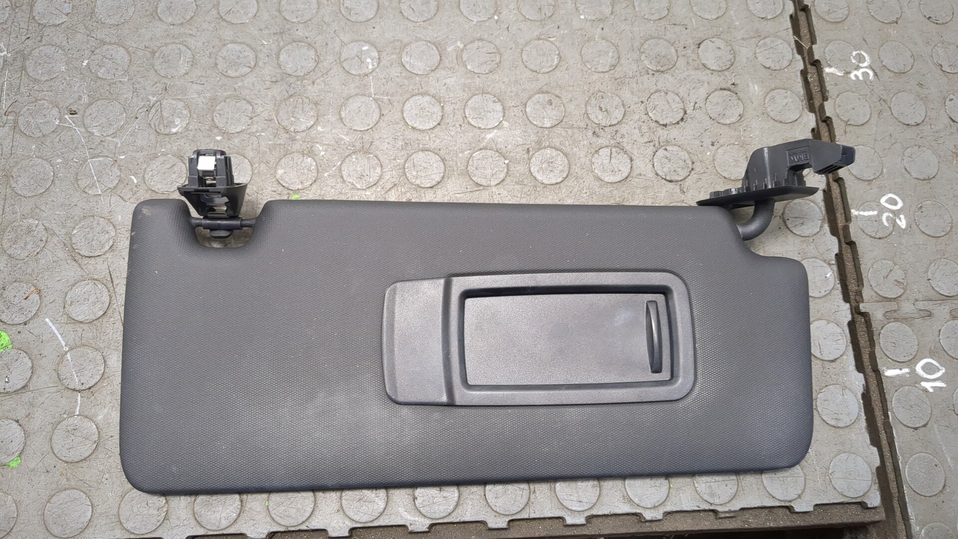 Козырек солнцезащитный