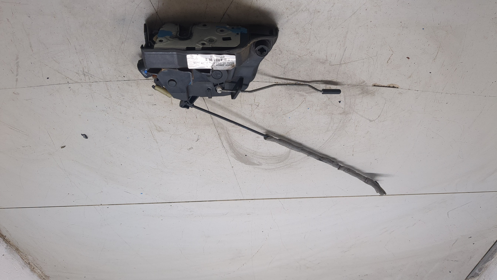 Замок двери передней правой