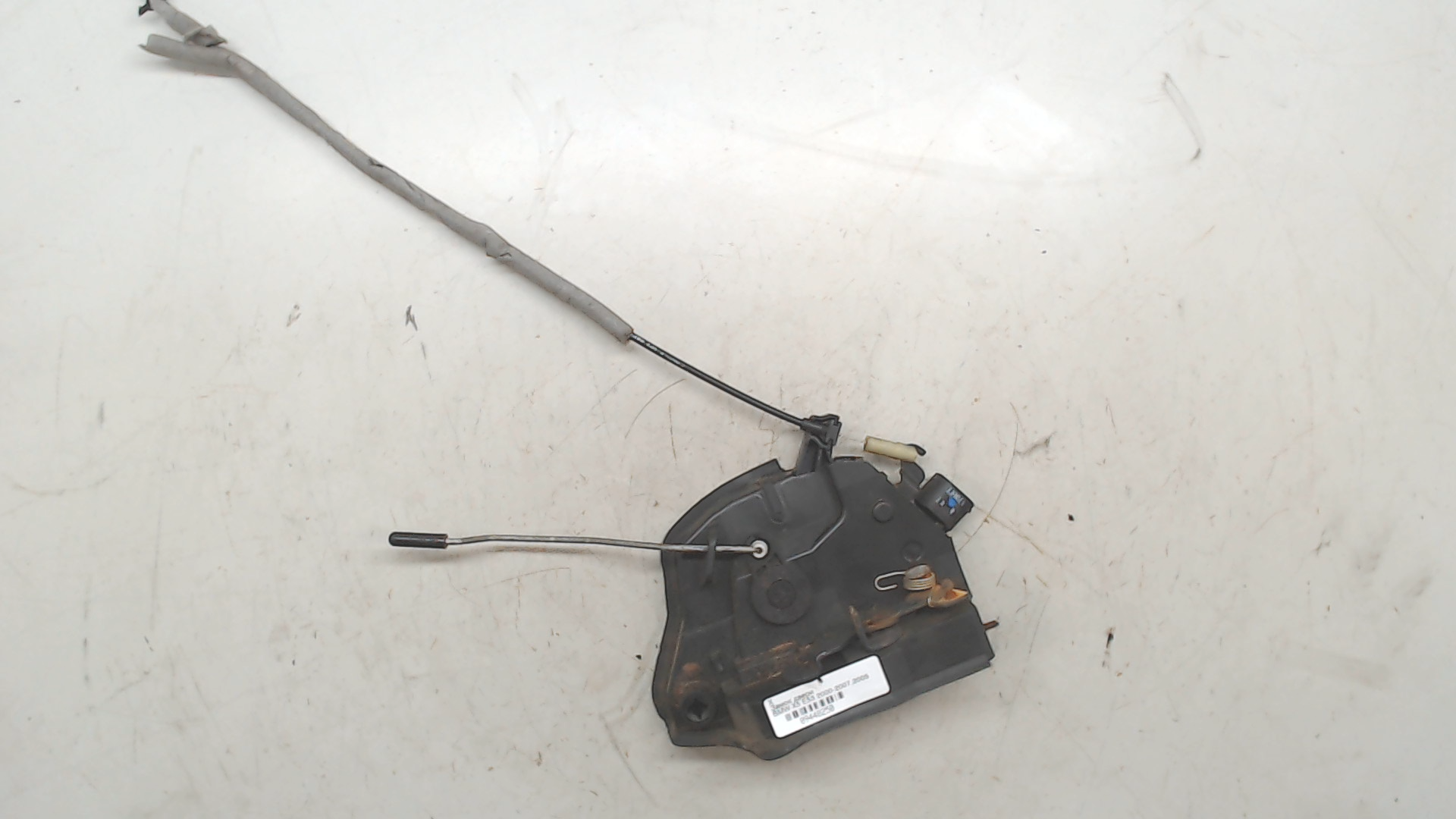 Замок двери передней правой