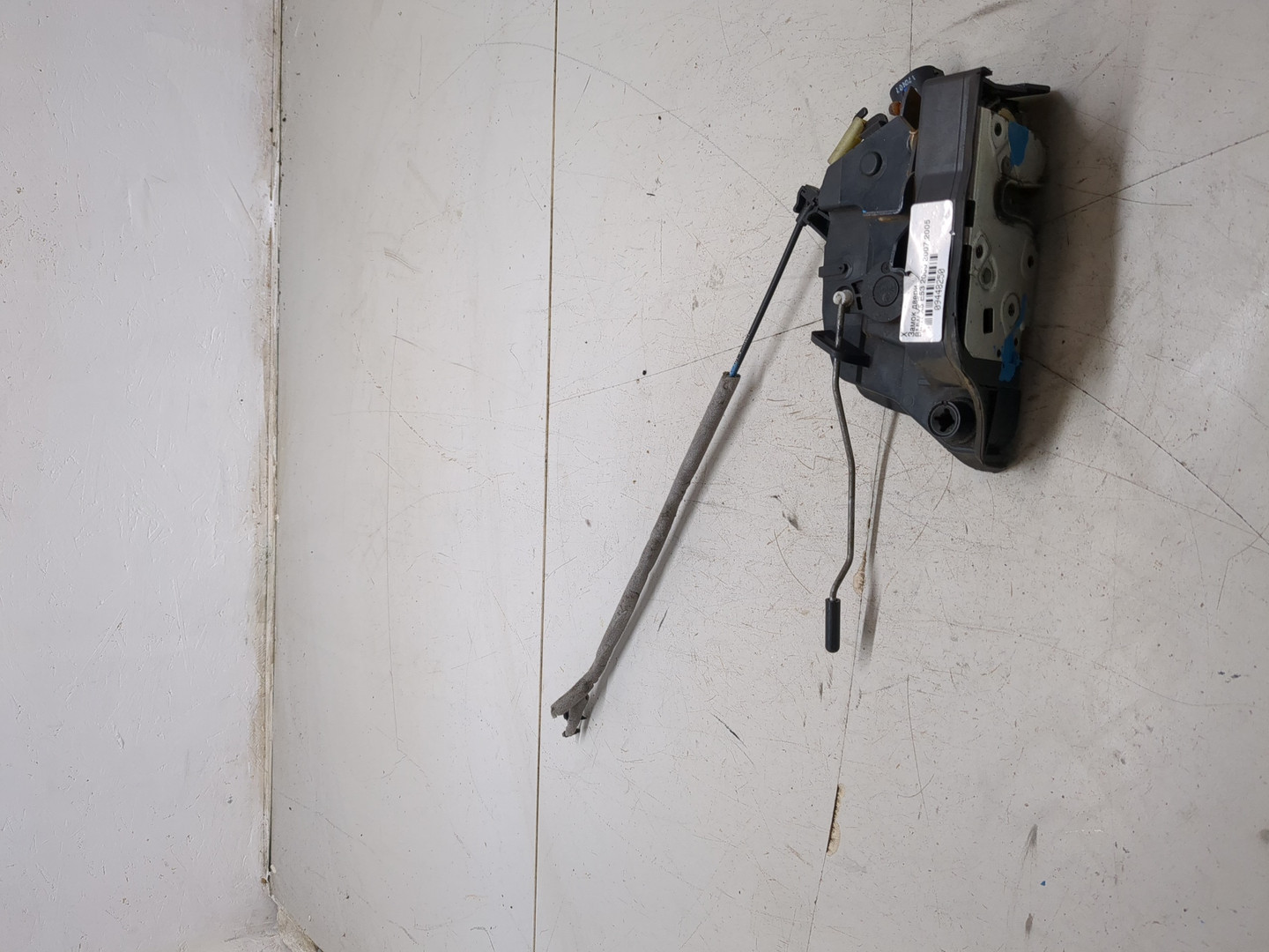 Замок двери передней правой