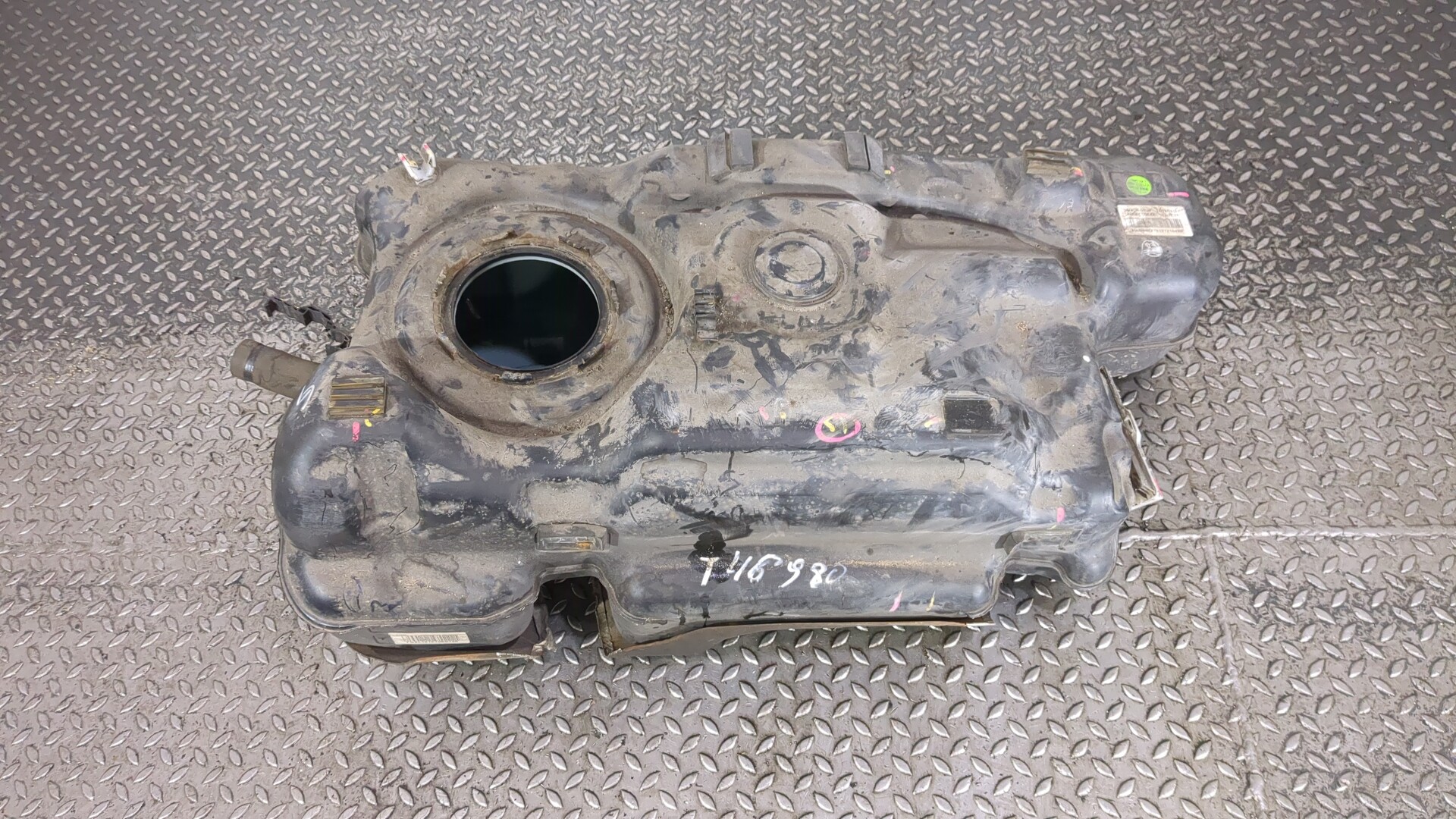 Бак топливный