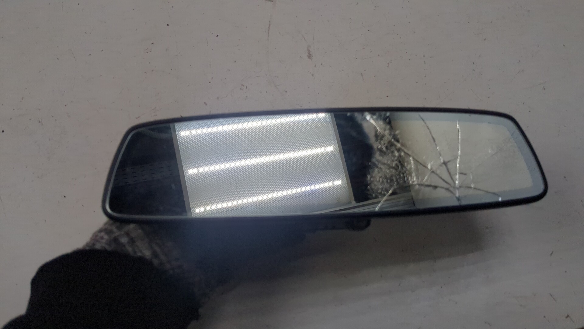 Зеркало заднего вида