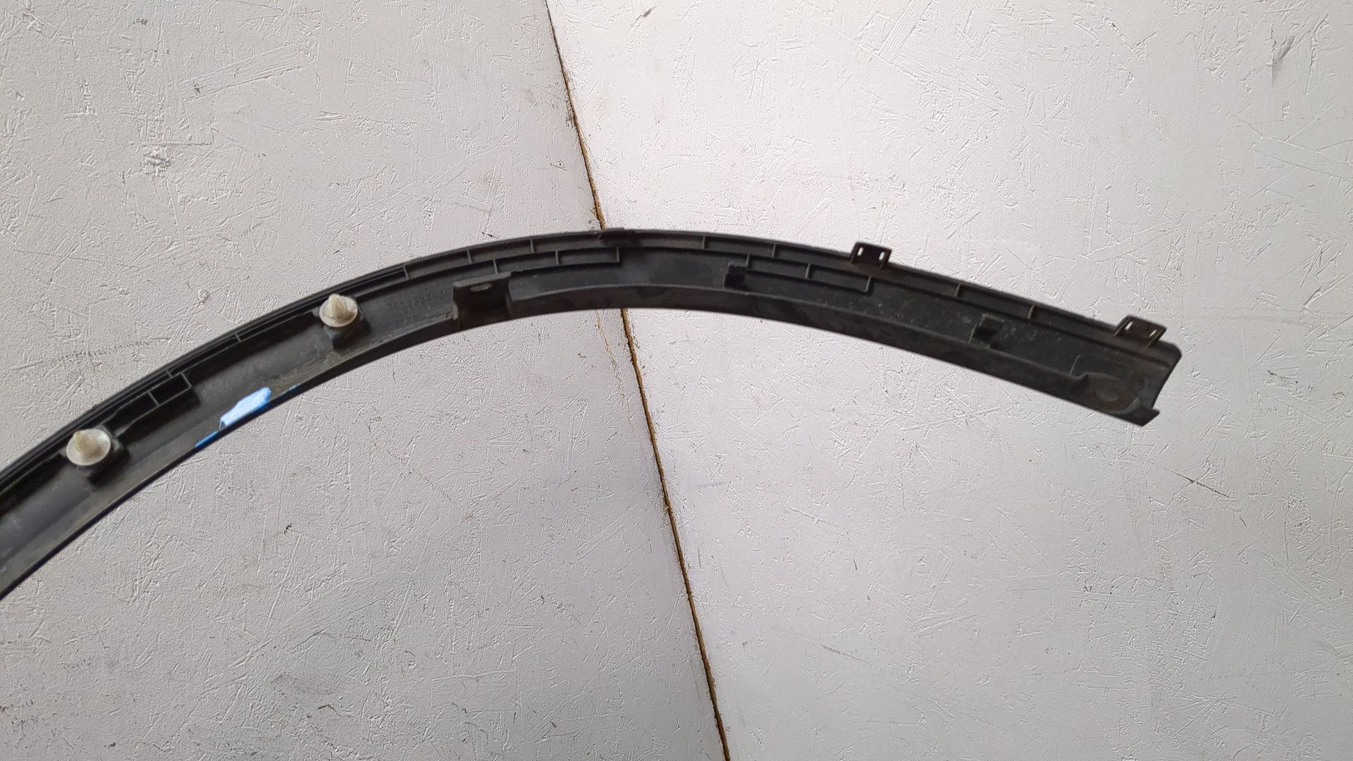 Накладка переднего крыла левого