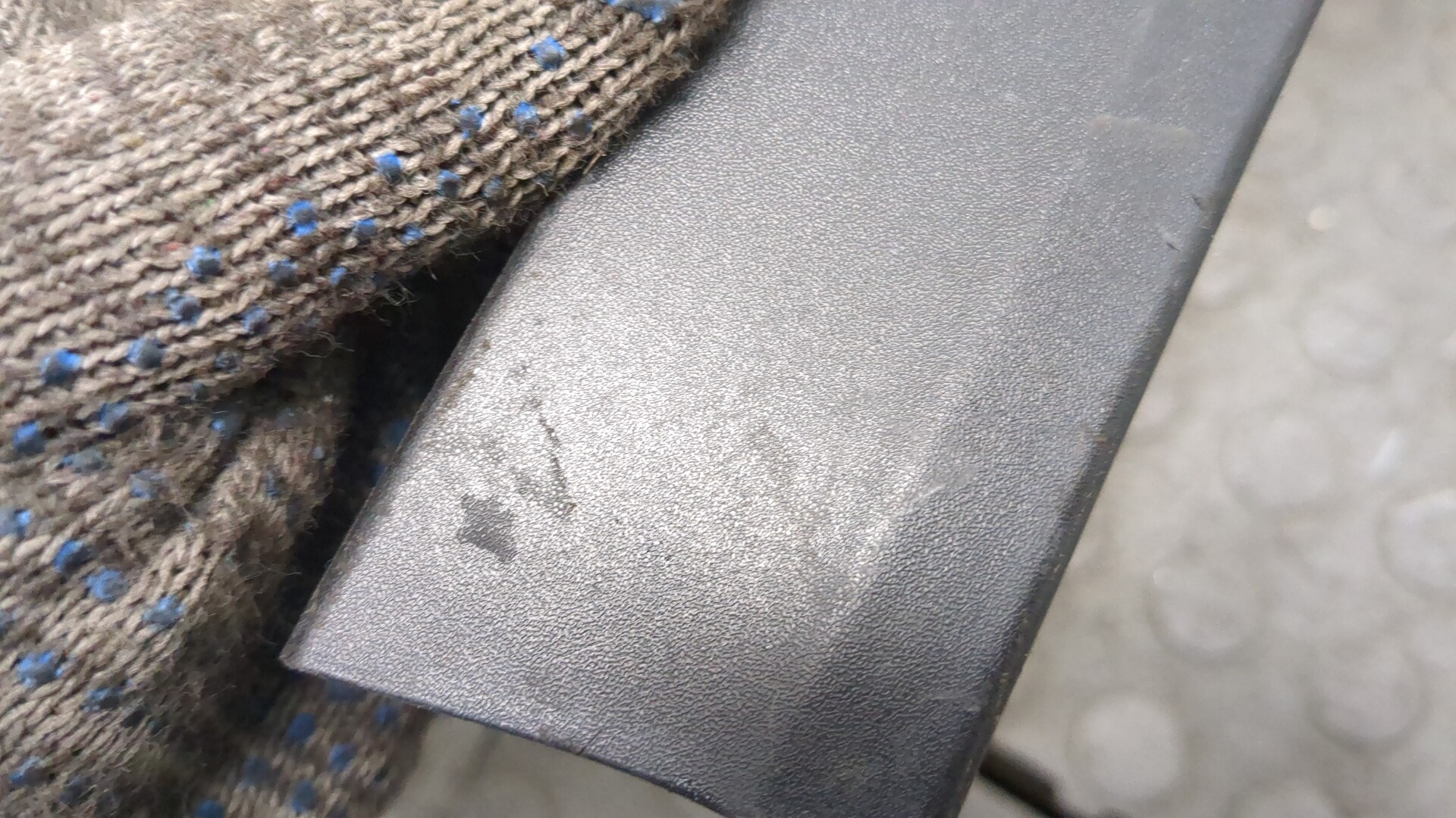 Накладка переднего крыла левого