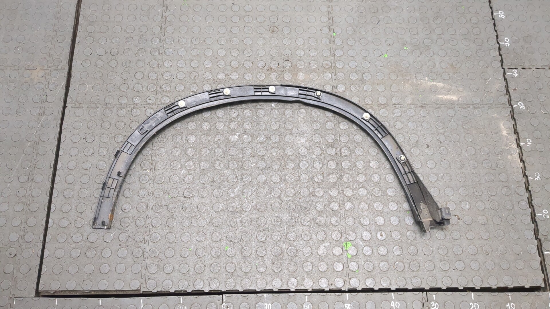 Накладка заднего крыла левого