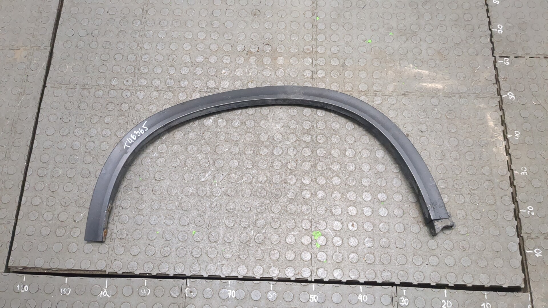 Молдинг заднего крыла правого