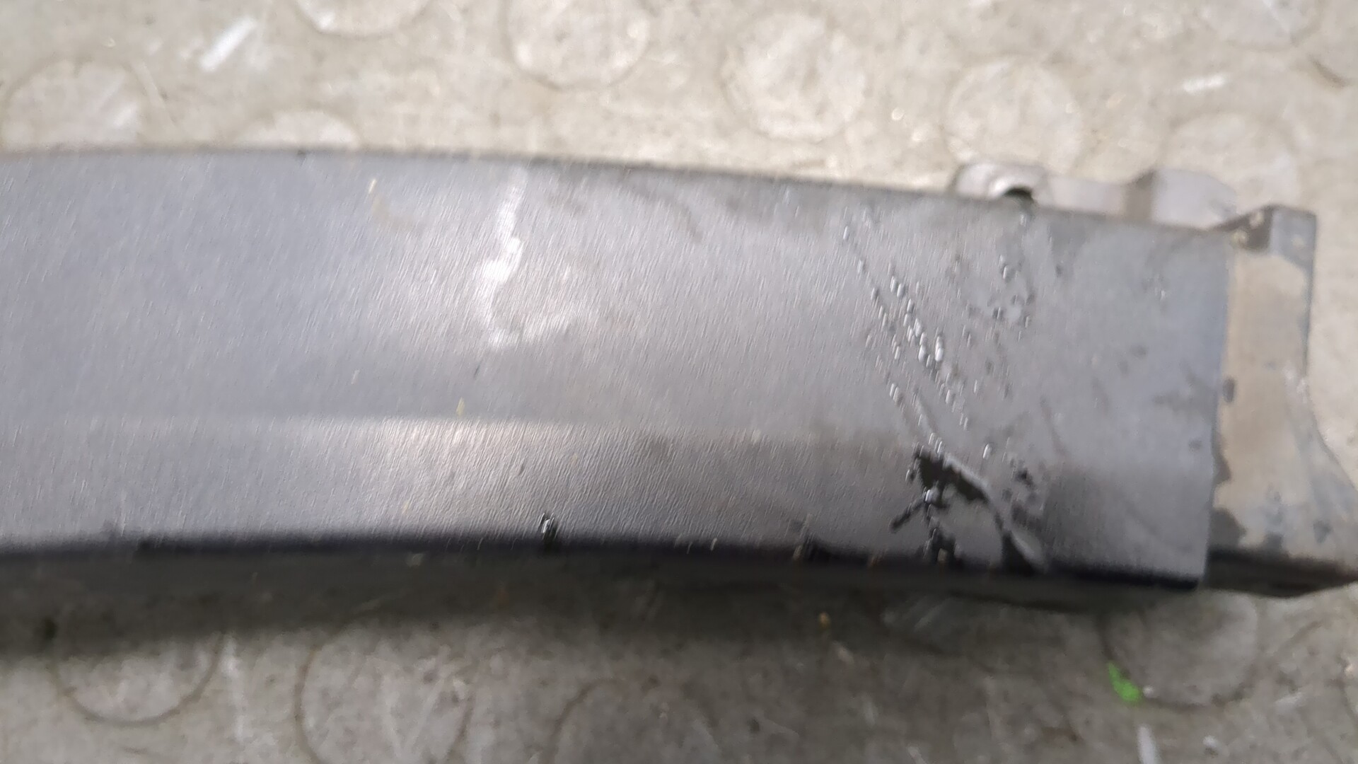 Молдинг заднего крыла правого