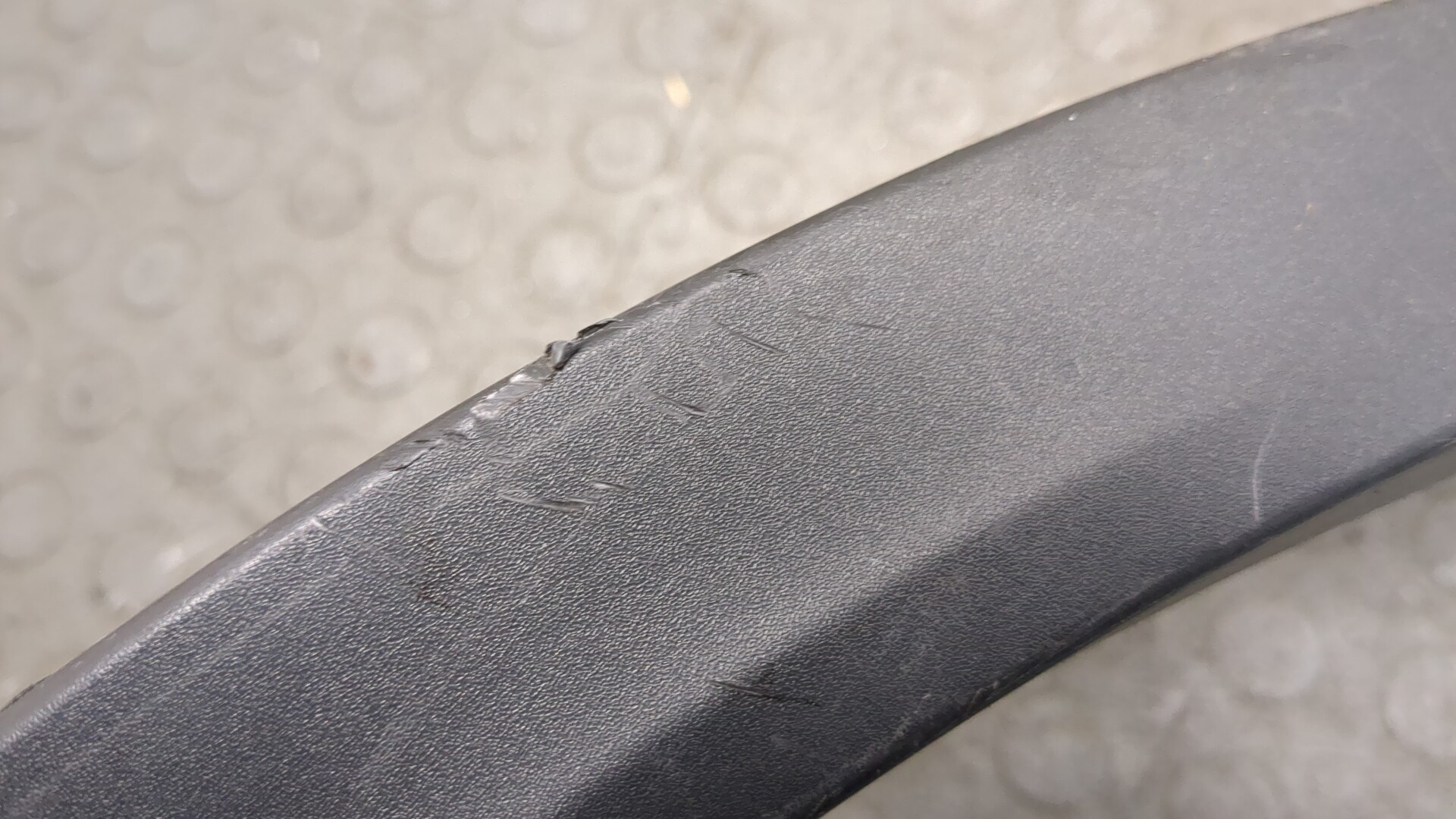 Молдинг заднего крыла правого