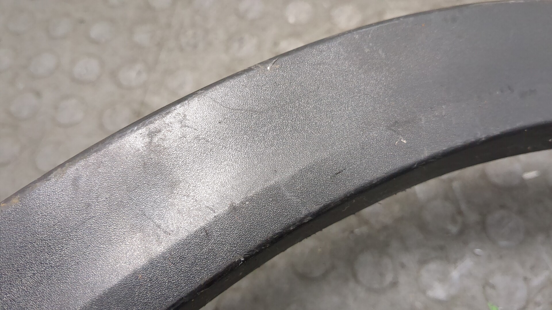 Молдинг заднего крыла правого