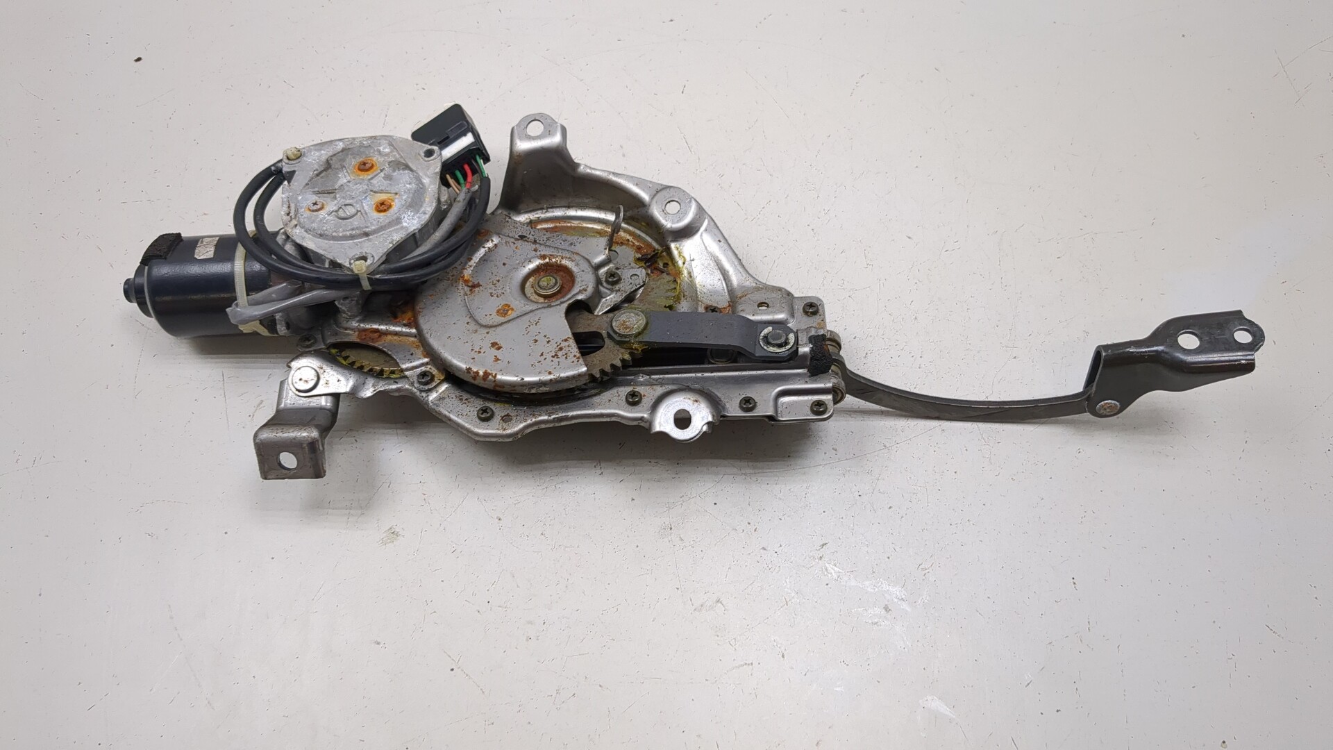 Активатор замка багажника