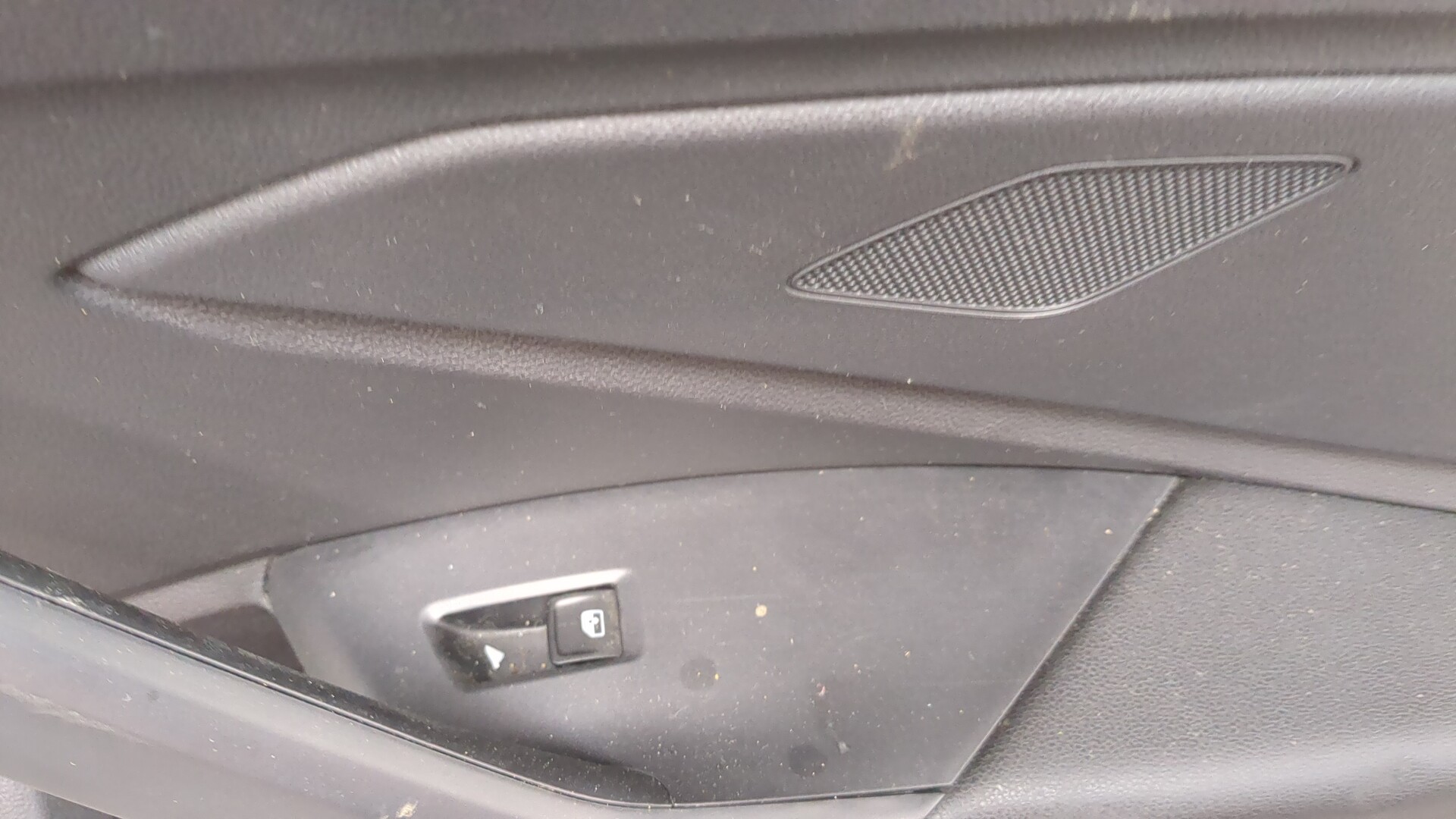 Дверь задняя правая