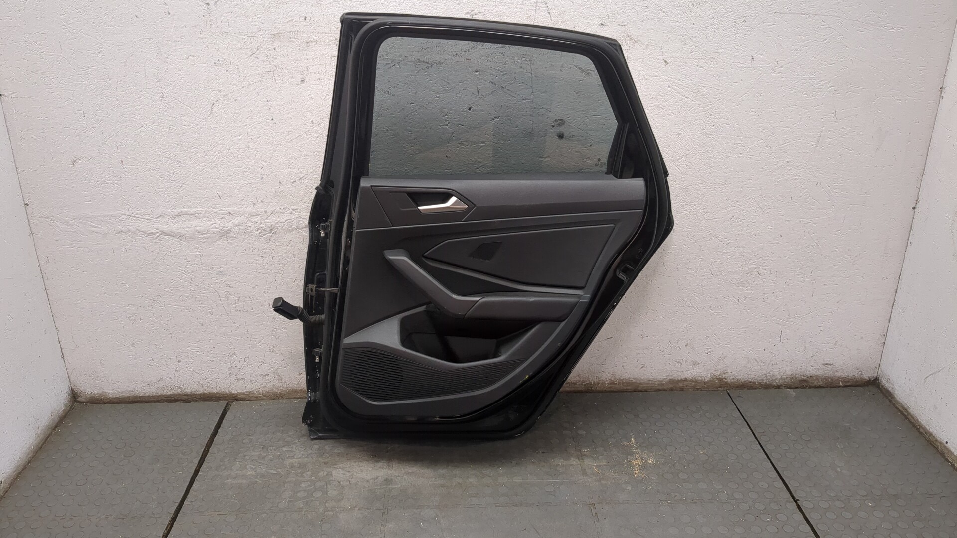 Дверь задняя правая