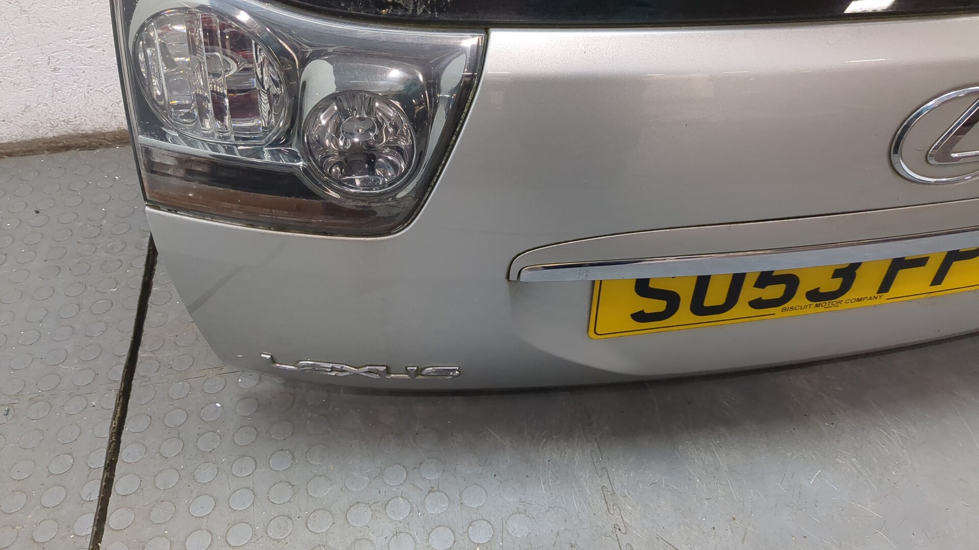 Дверь багажника