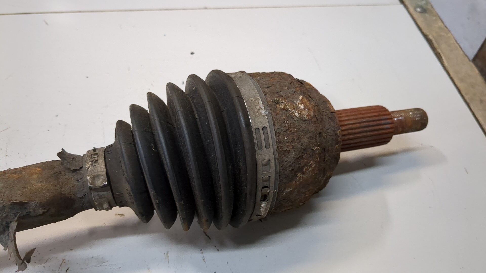 Полуось передняя правая