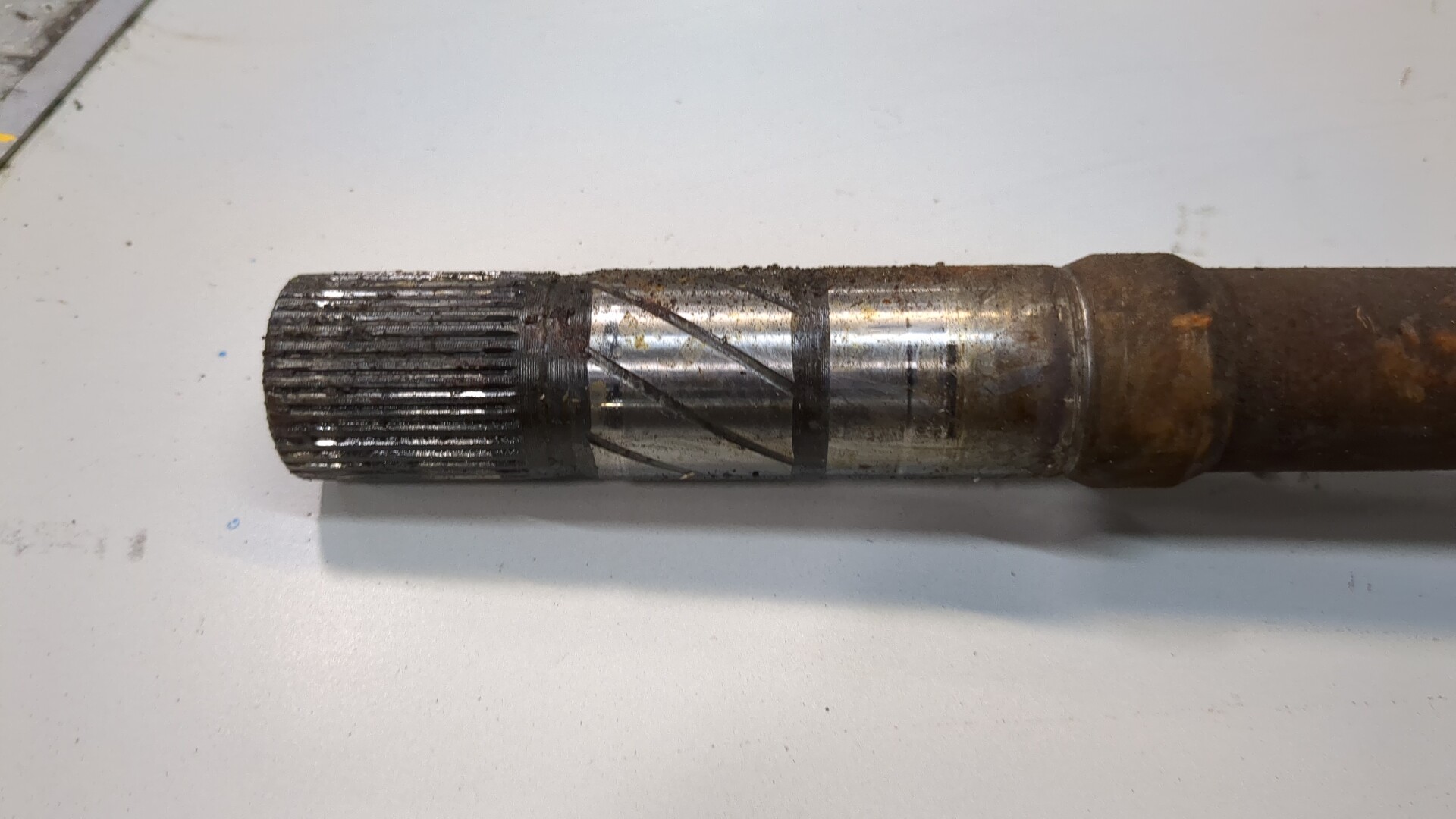 Полуось передняя правая