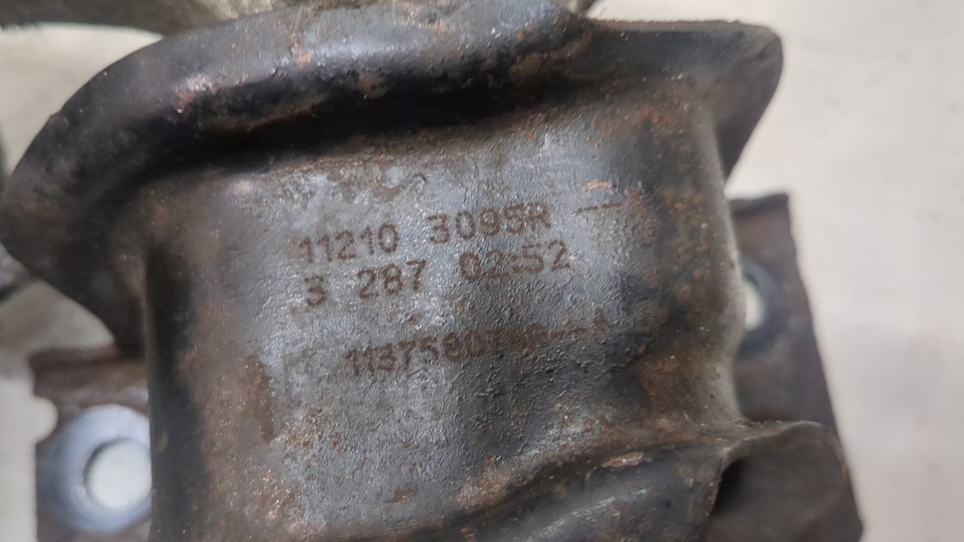 Опора двигателя