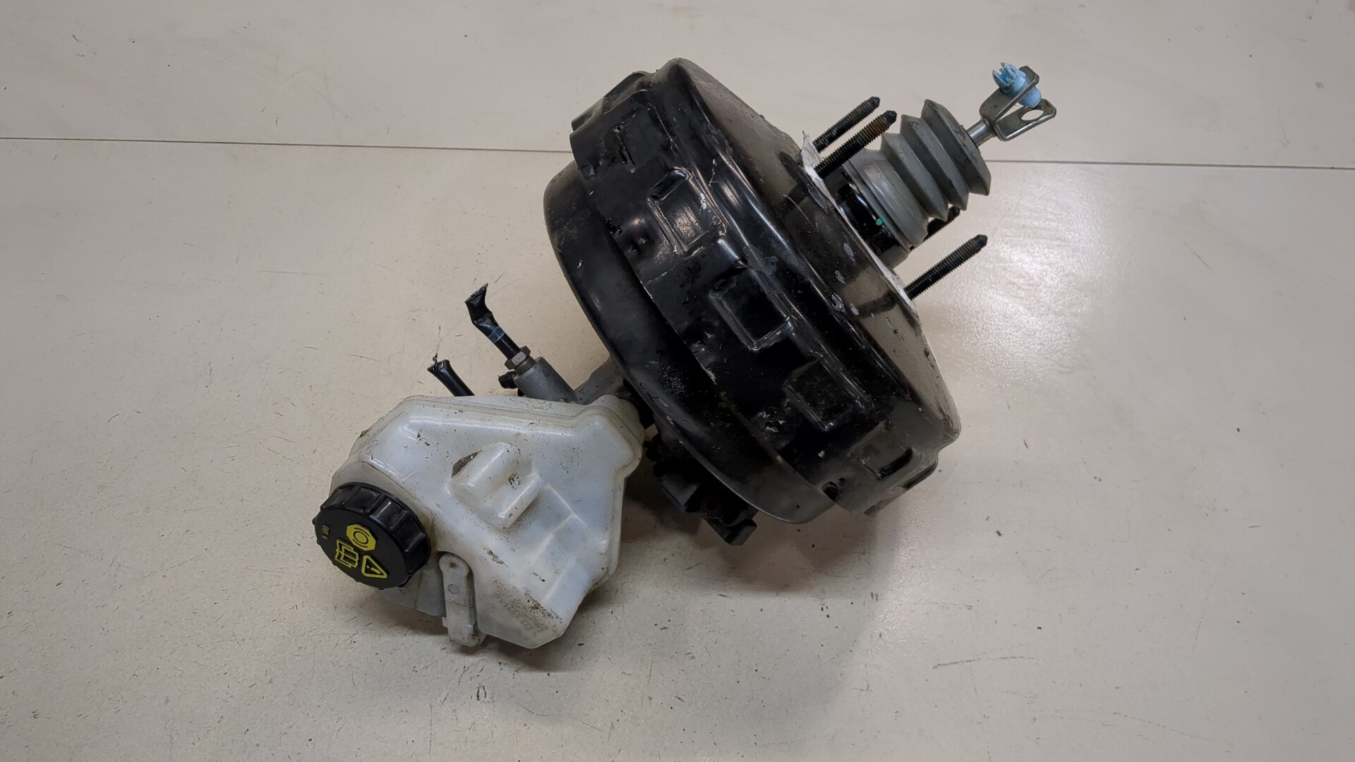 Цилиндр тормозной главный