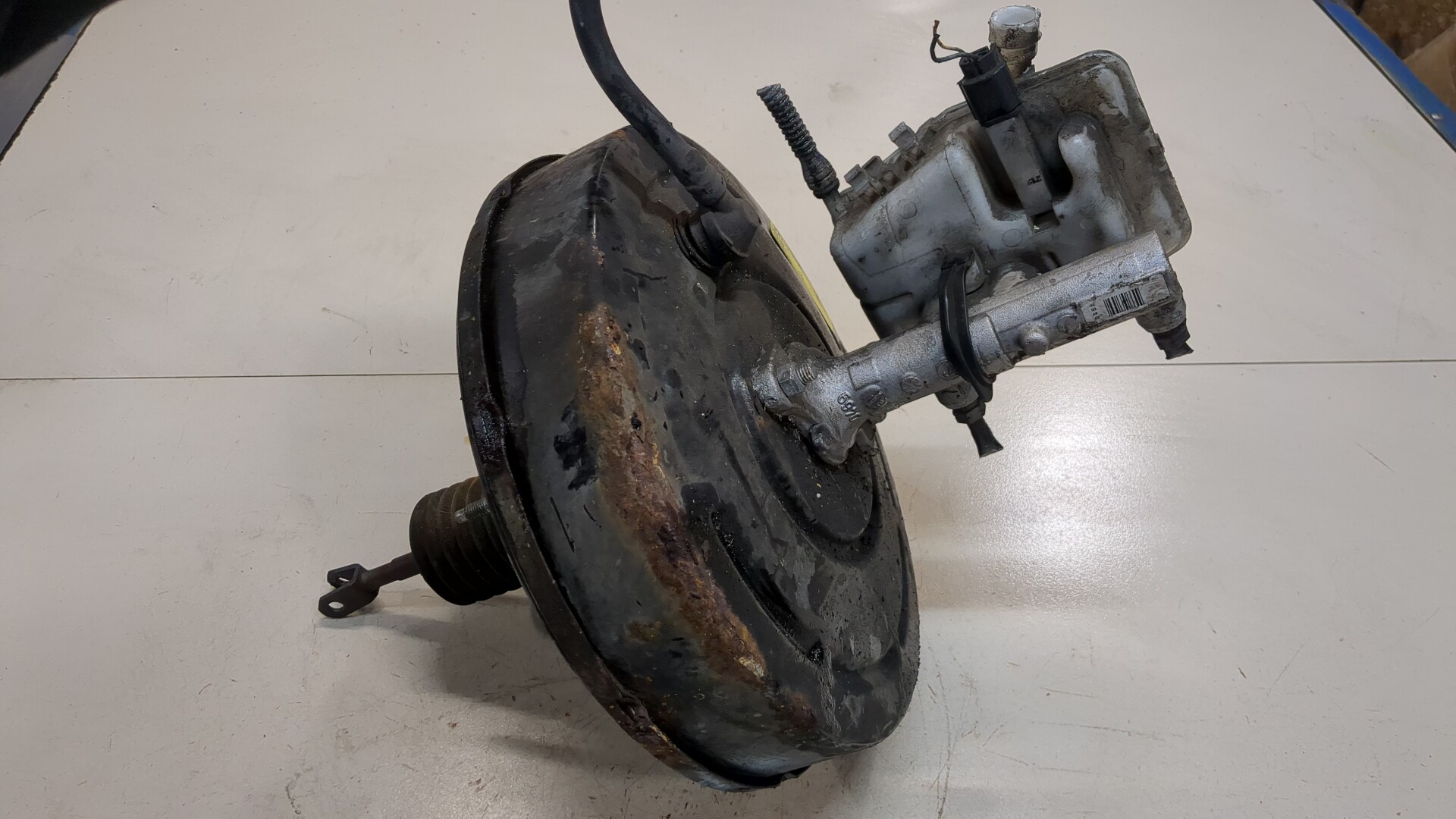 Цилиндр тормозной главный