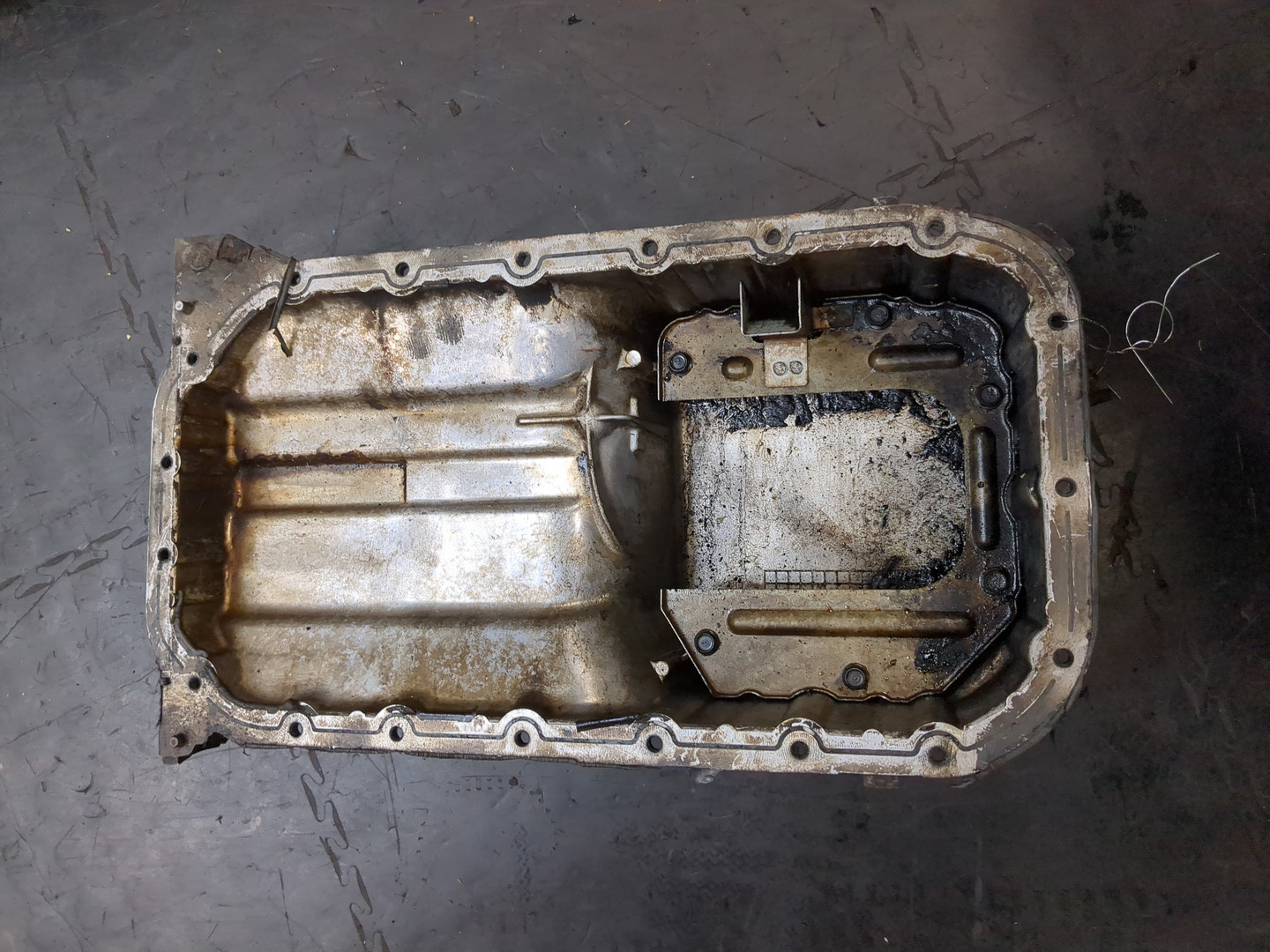 Поддон масляный двигателя (картер)