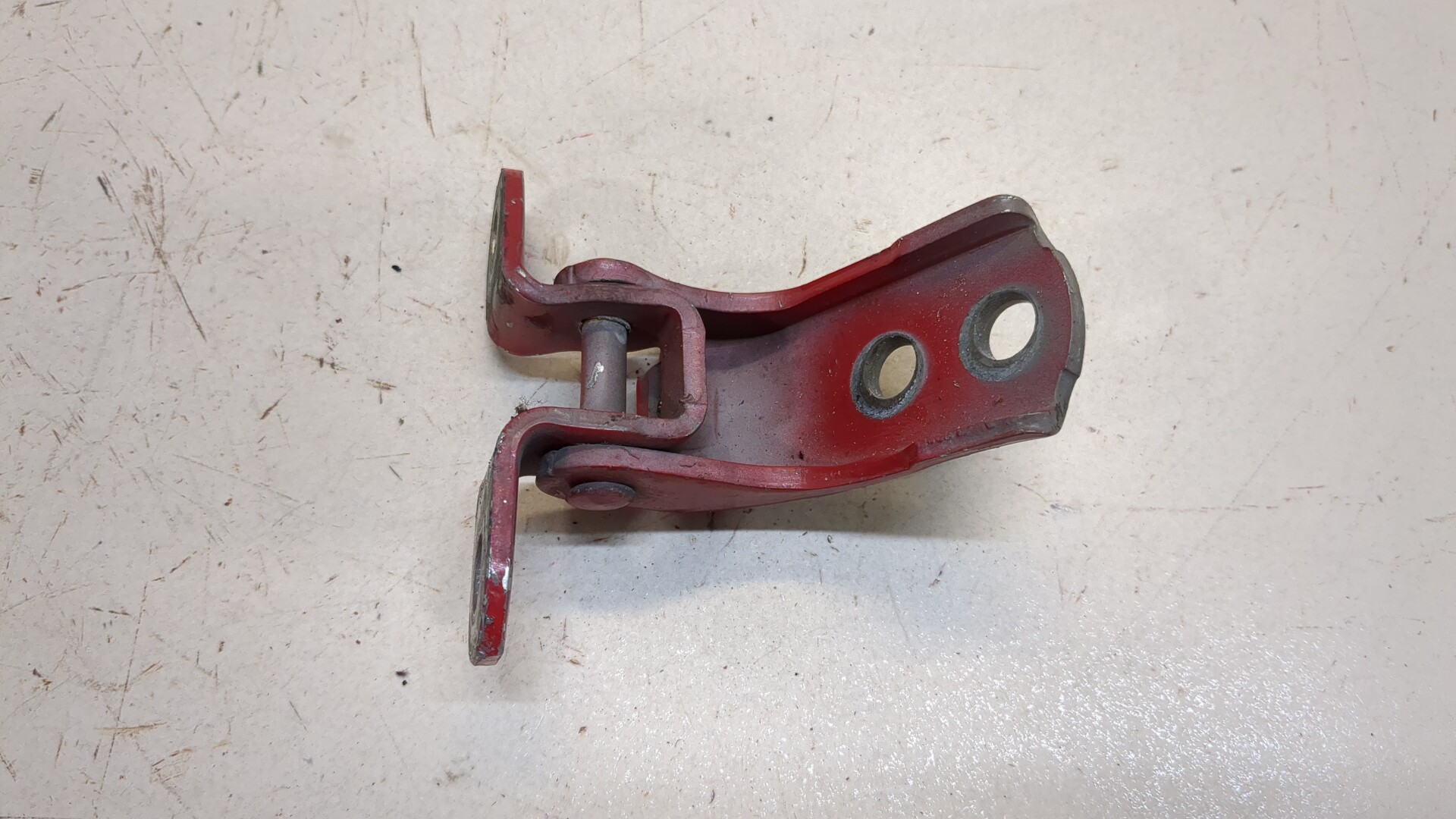 Петля двери