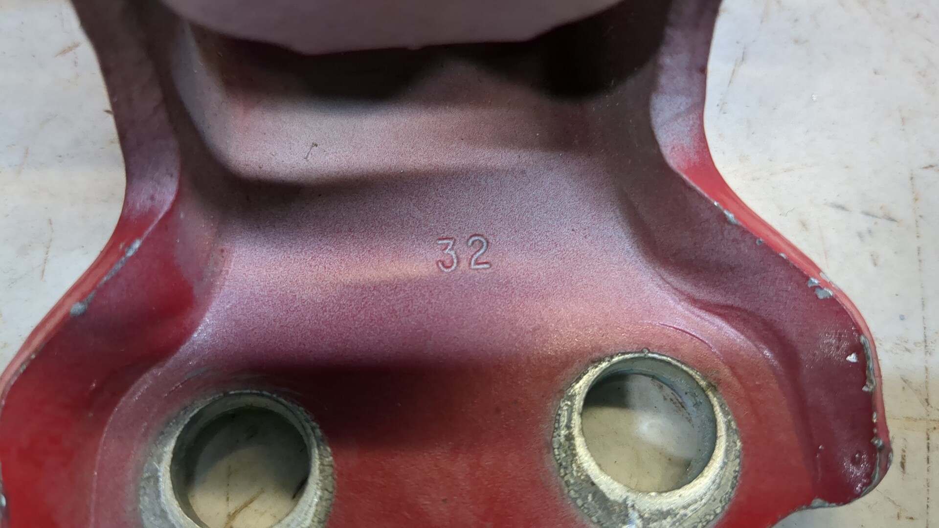 Петля двери