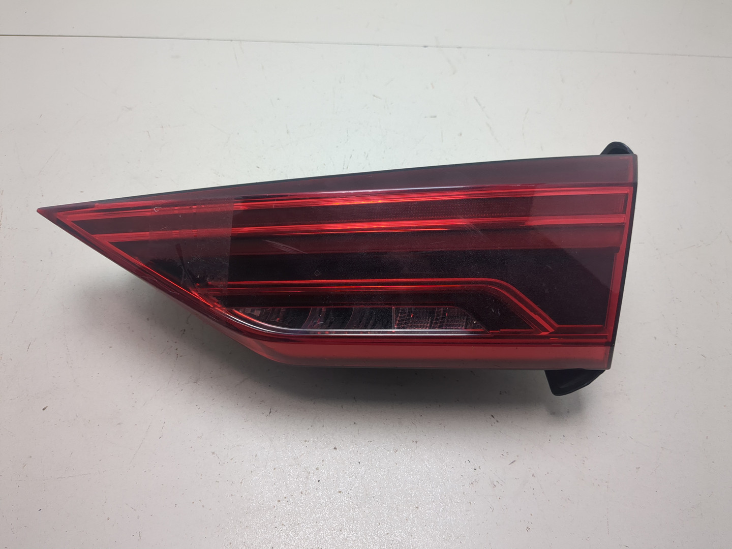 Фонарь задний внутренний правый