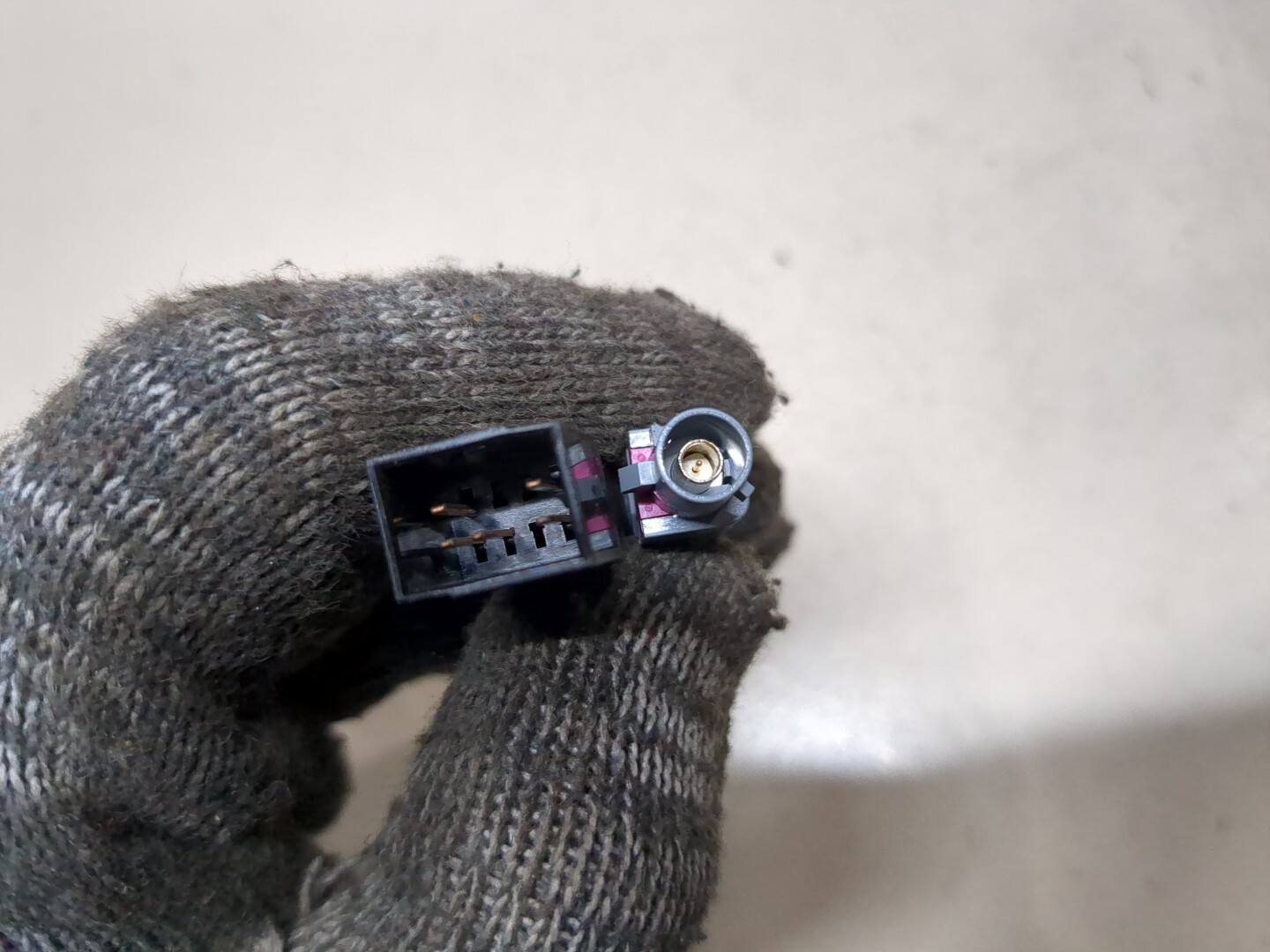 Кнопка открывания багажника