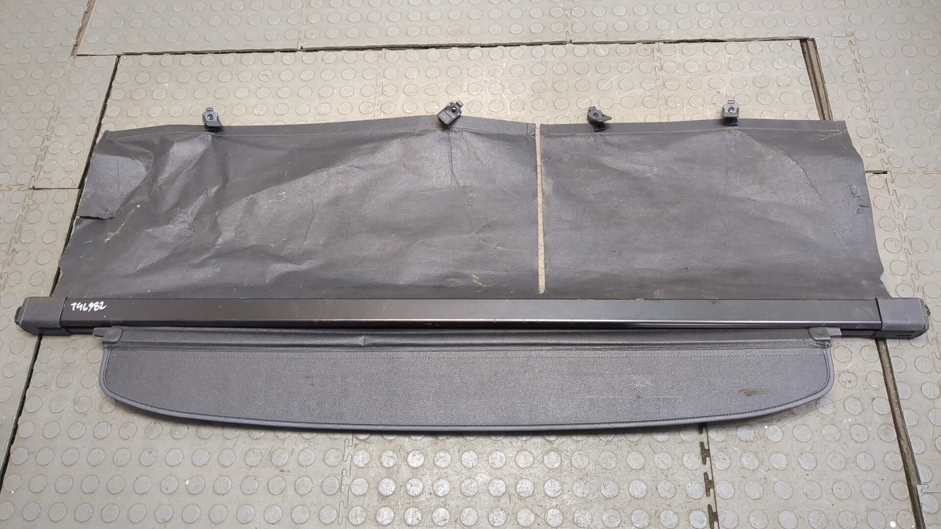 Шторка багажника