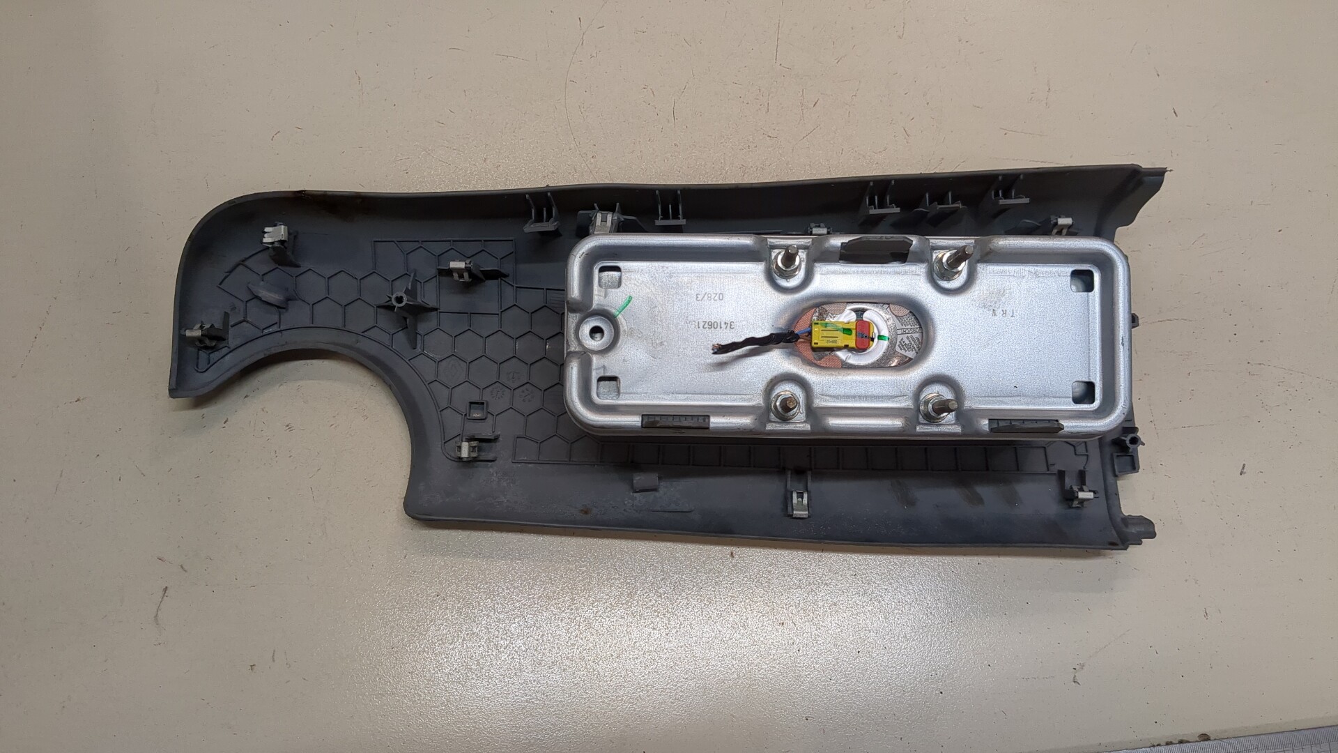 Подушка безопасности пассажирская (в торпедо)