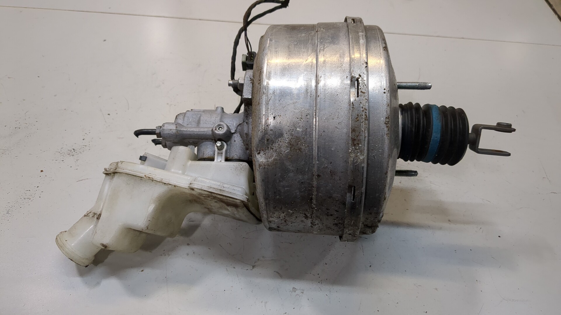 Цилиндр тормозной главный