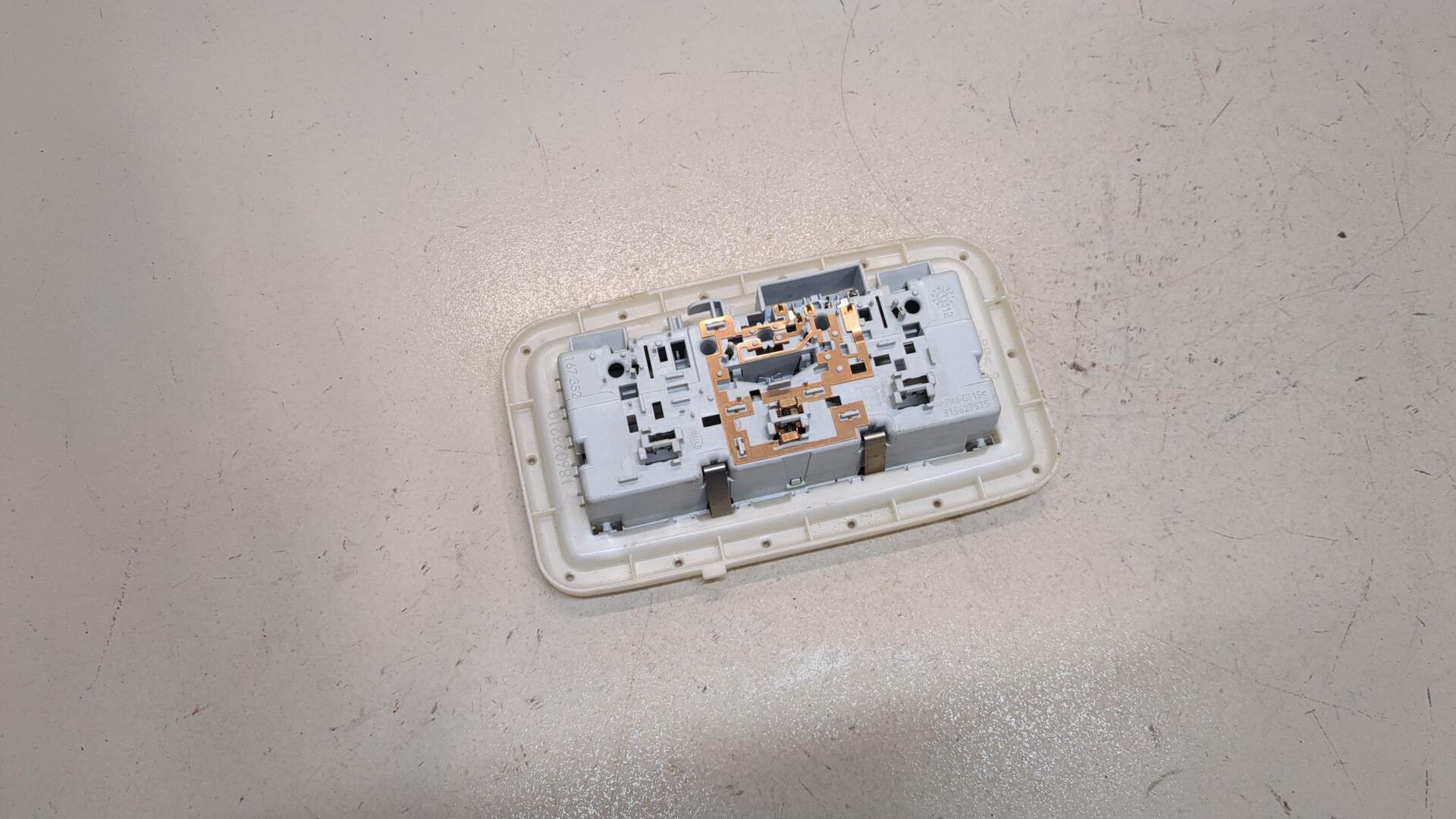 Плафон салонный