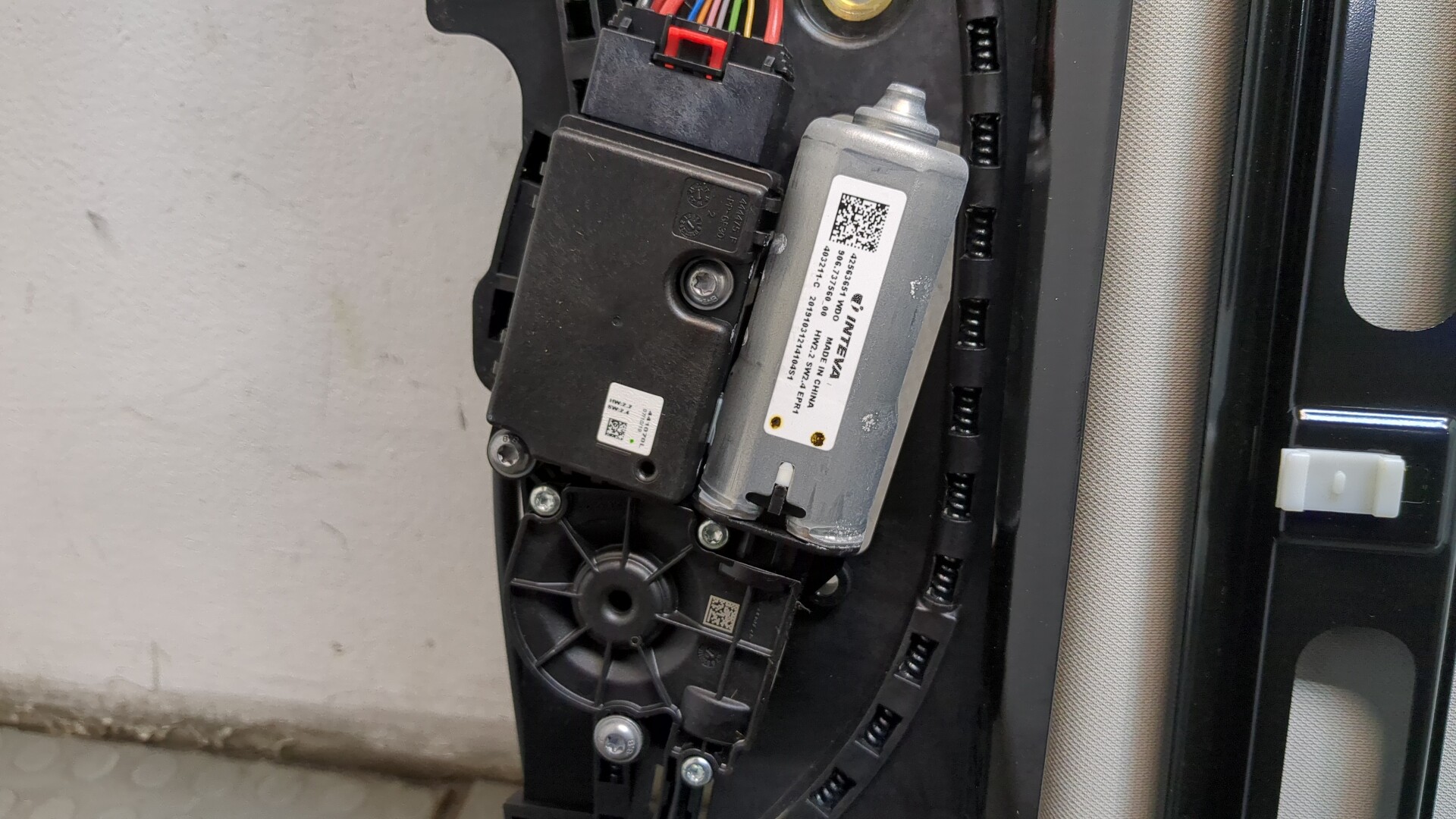 Люк в сборе электрический