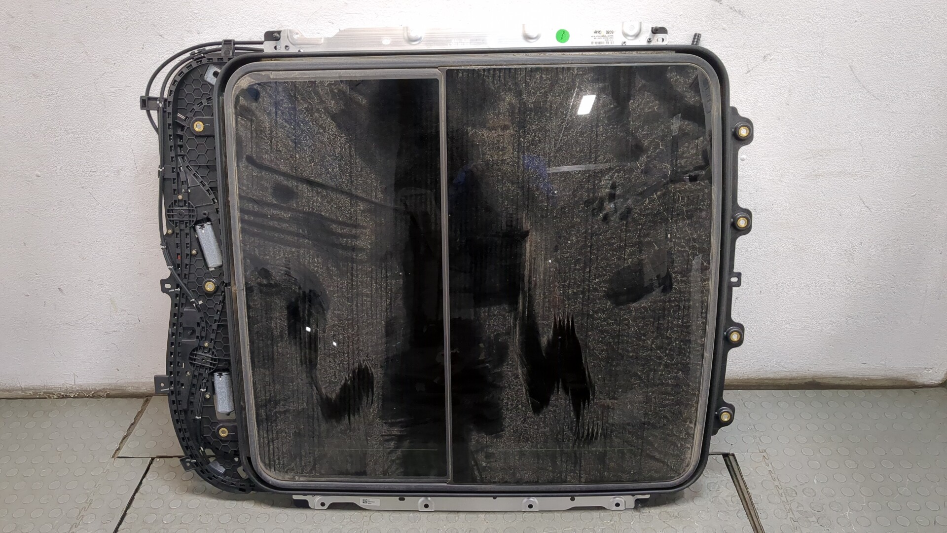 Люк в сборе электрический