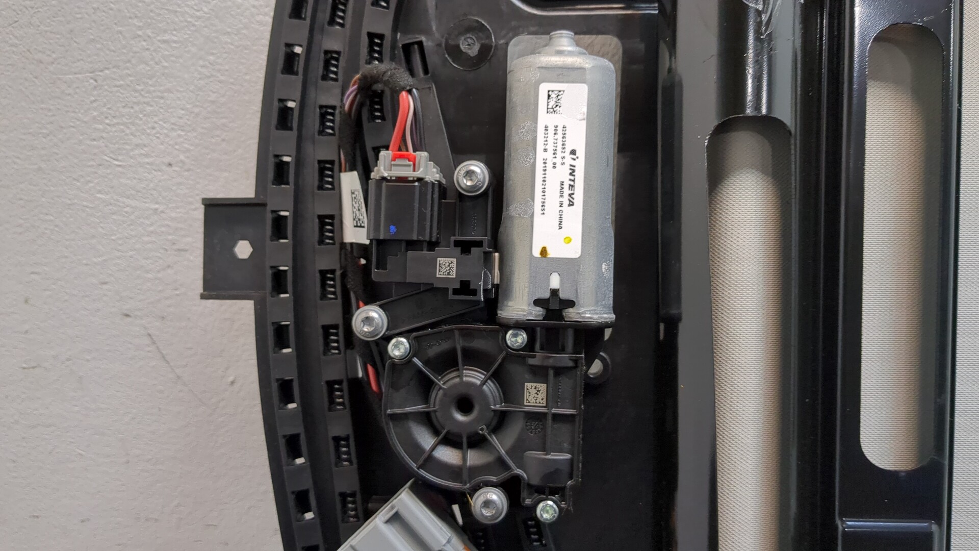 Люк в сборе электрический