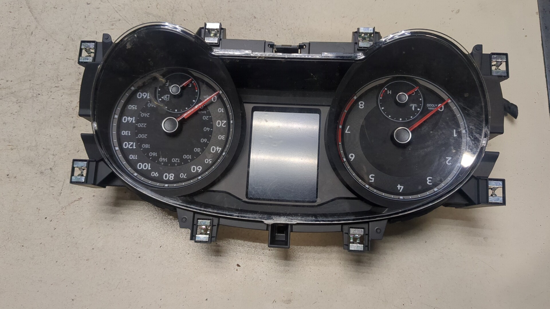 Панель приборов