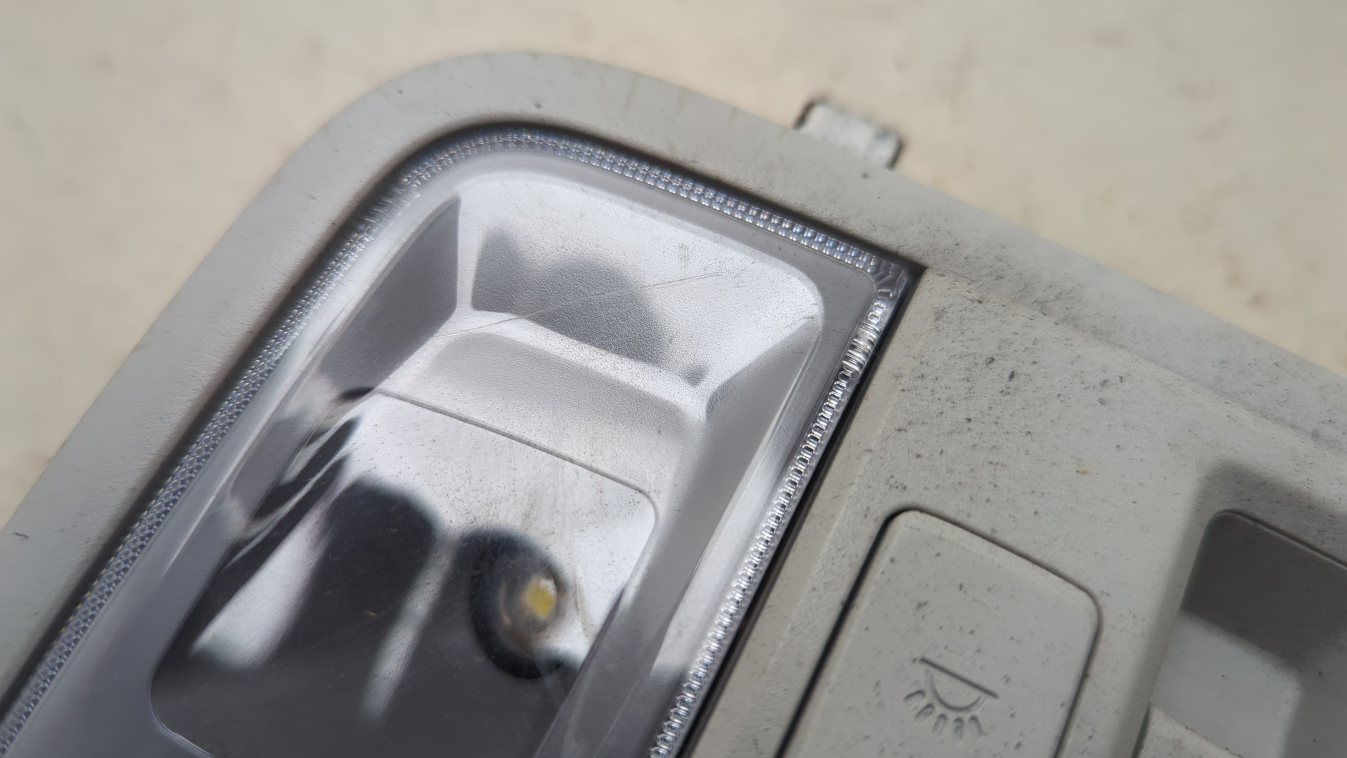 Плафон салонный