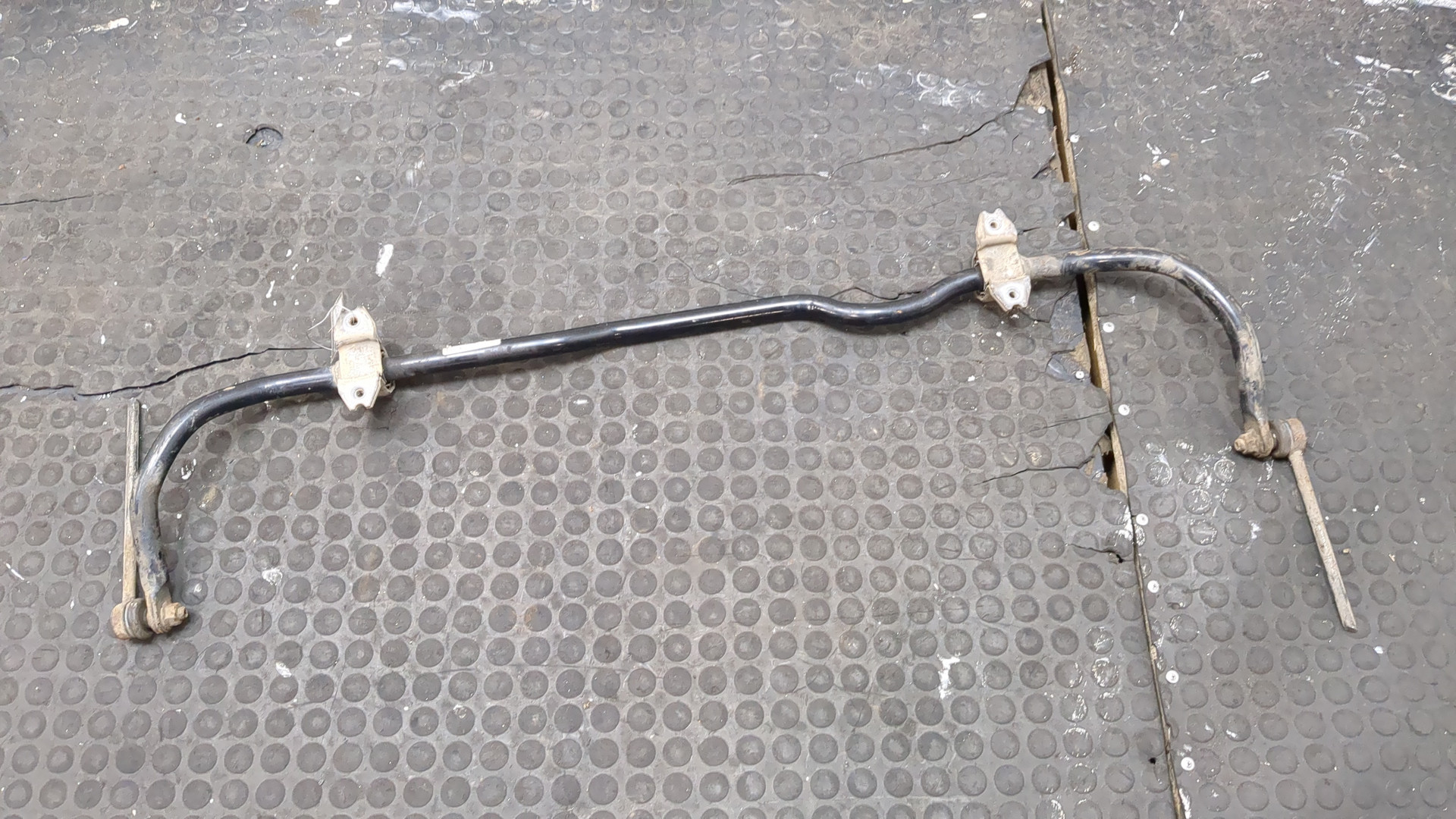 Стабилизатор передний