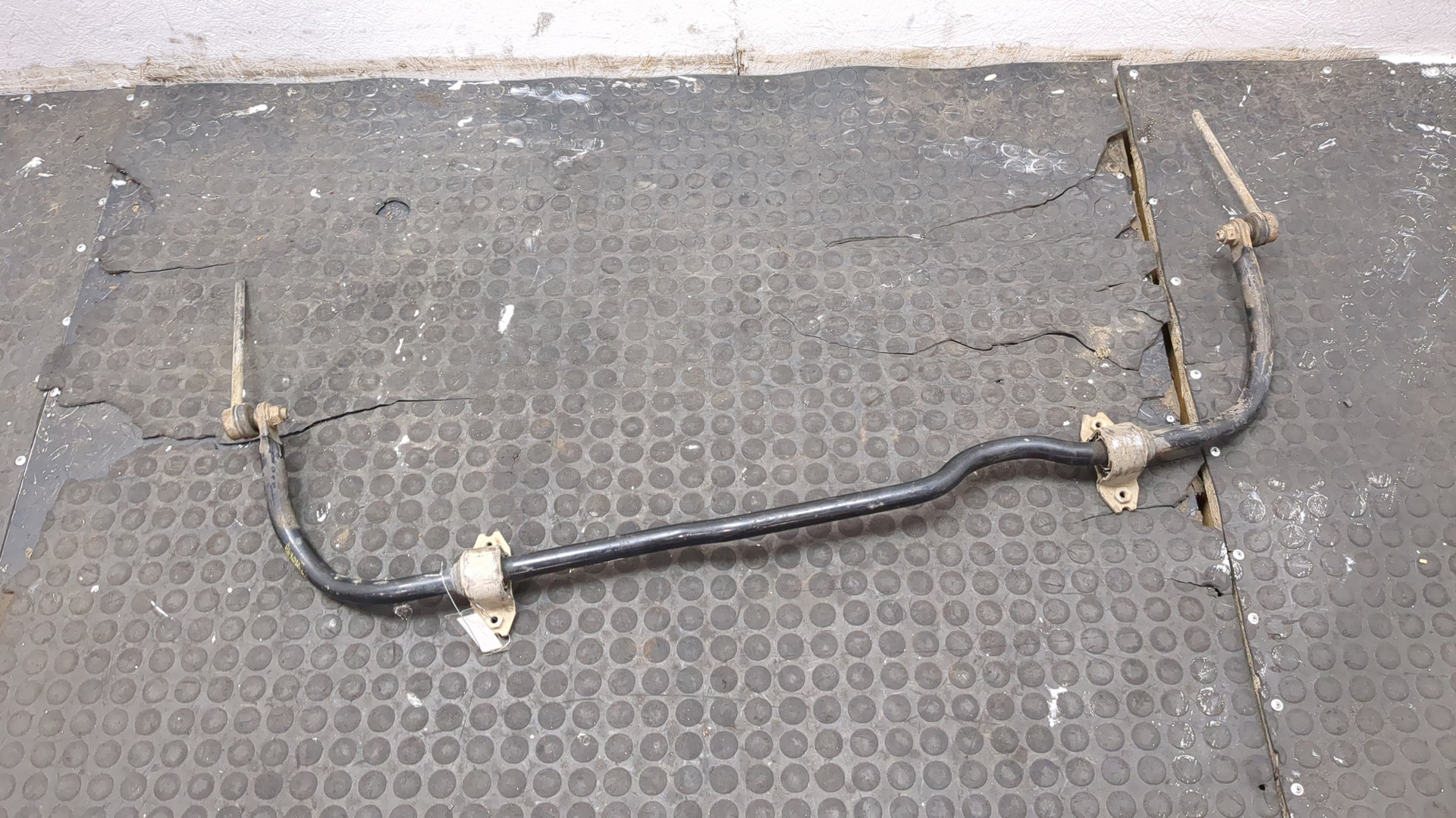 Стабилизатор передний