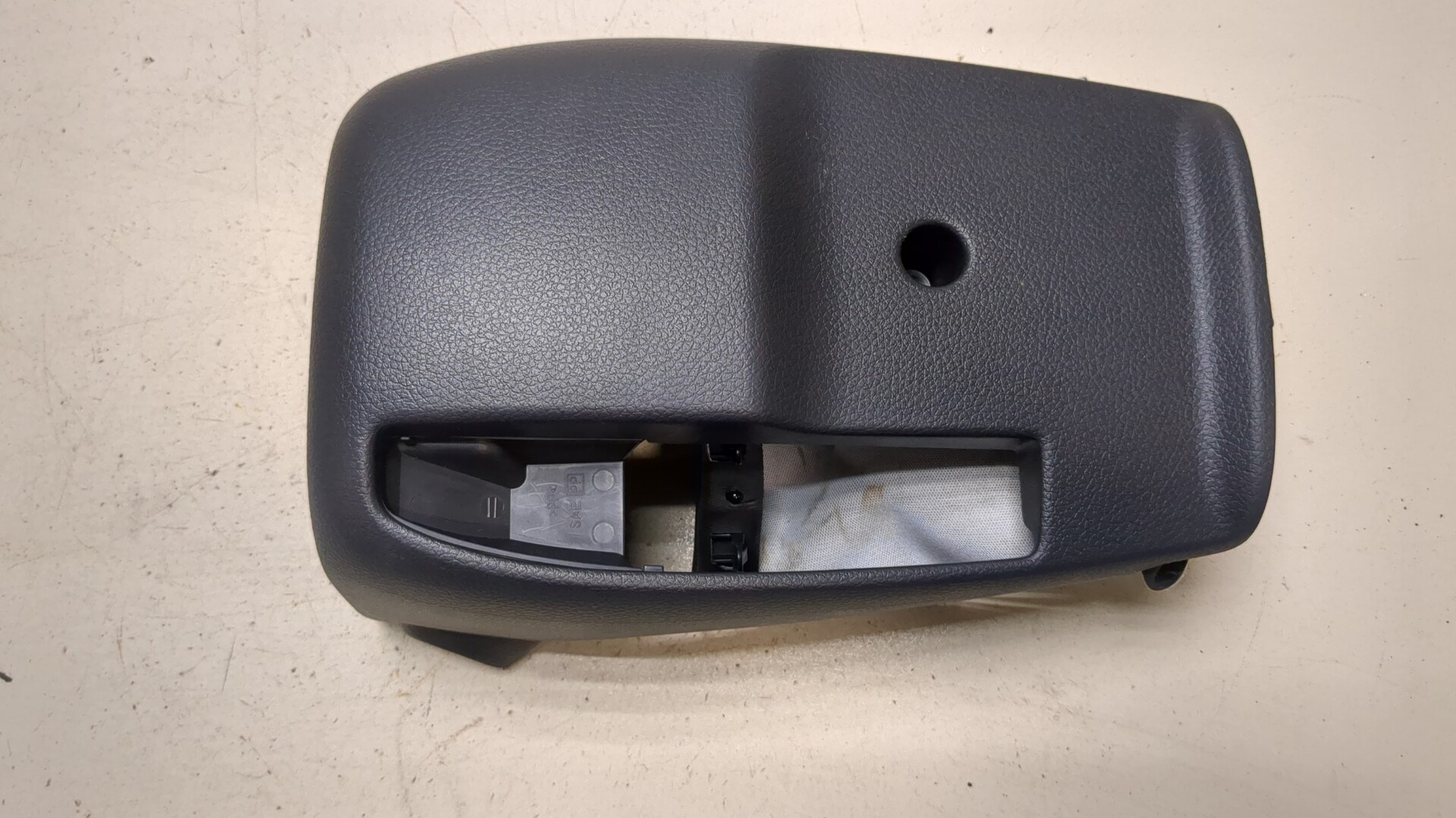 Кожух рулевой колонки